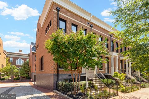 412 13TH STREET SE WASHINGTON DC 20003