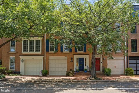 Townhouse For Sale - 418 N Union Street<br/> ALEXANDRIA, VA 22314