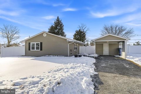 48 GRIDIRON ROAD LEVITTOWN PA 19057