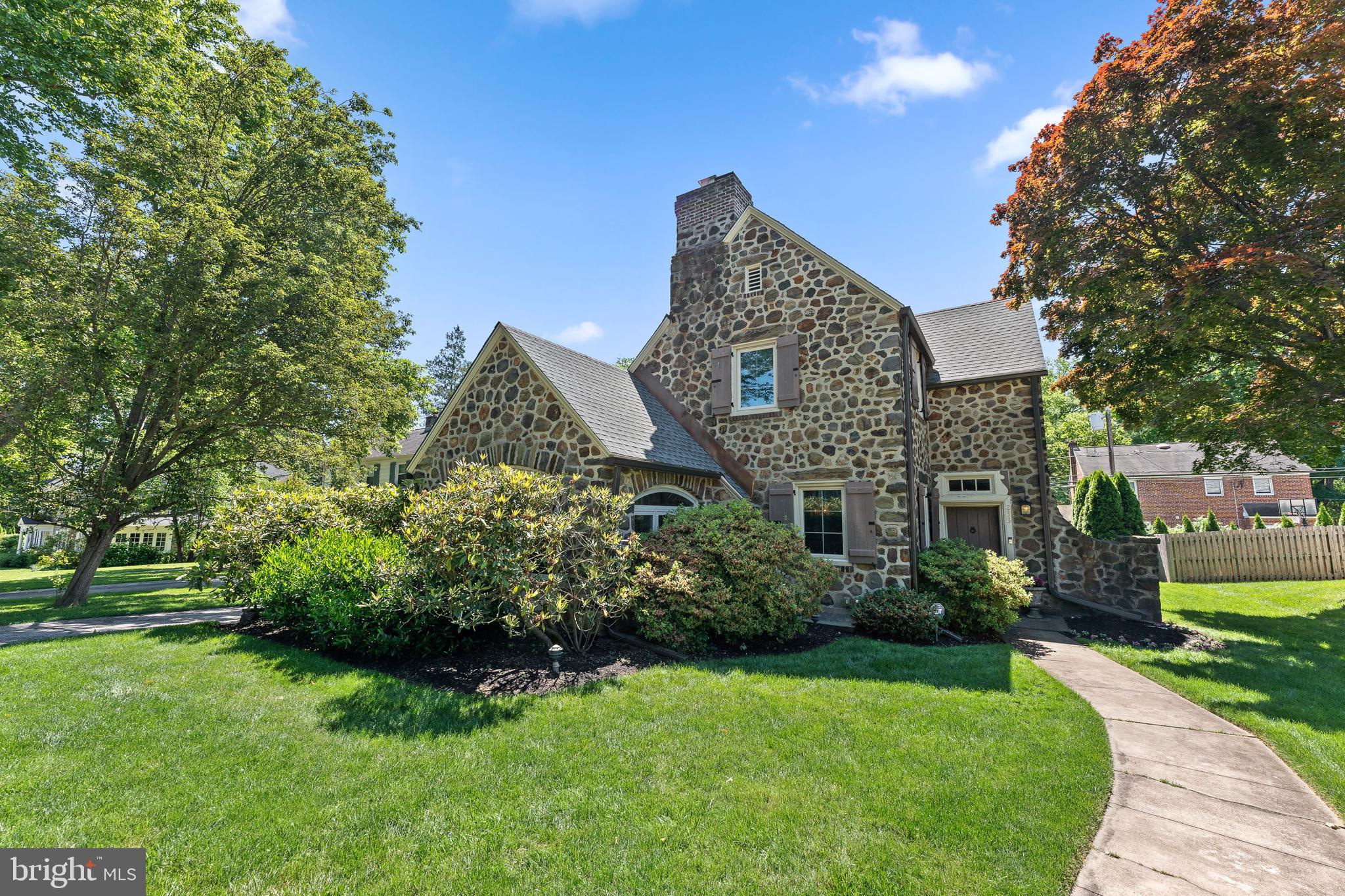 MERION GOLF MANOR - Residential