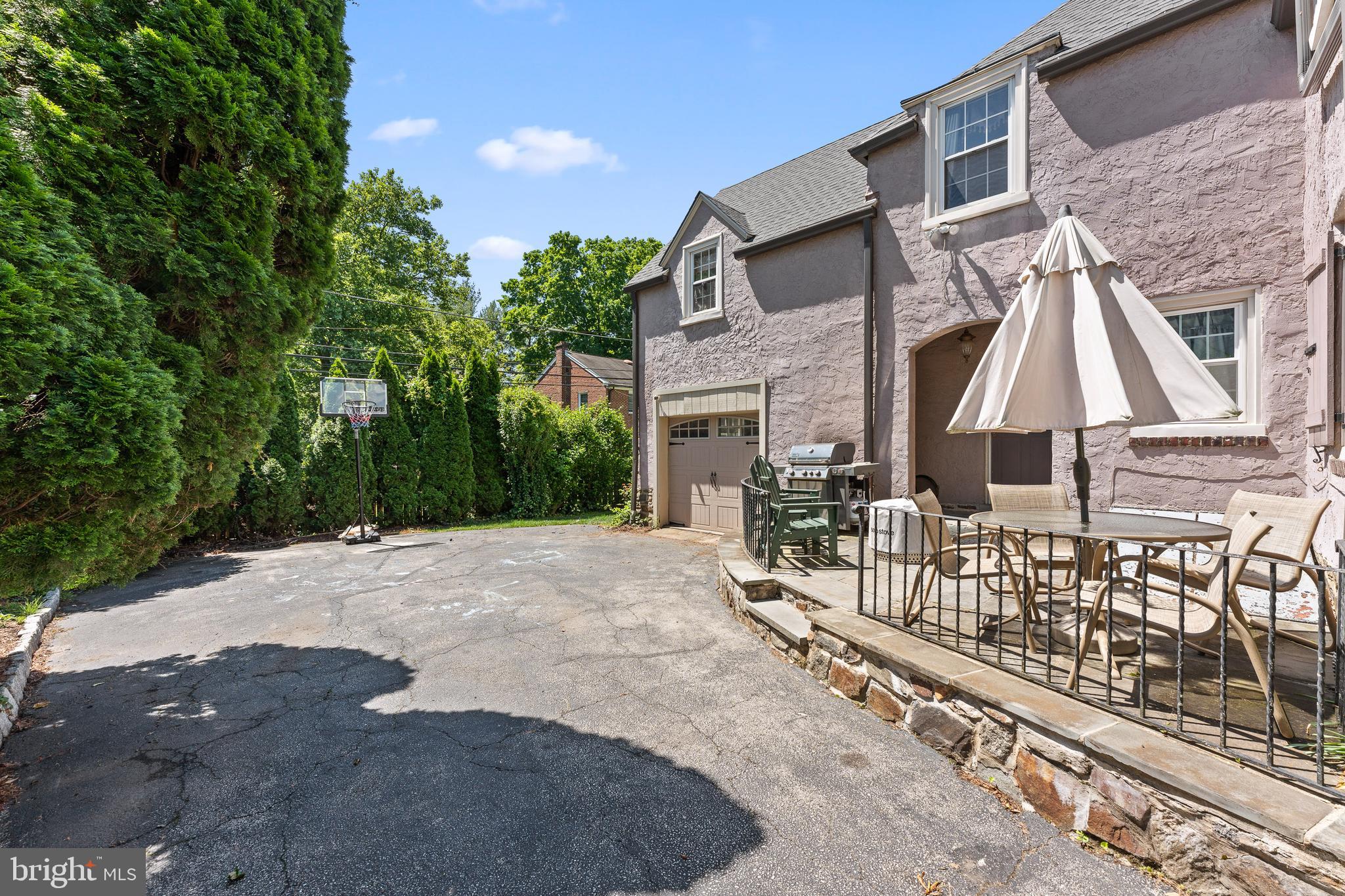 MERION GOLF MANOR - Residential