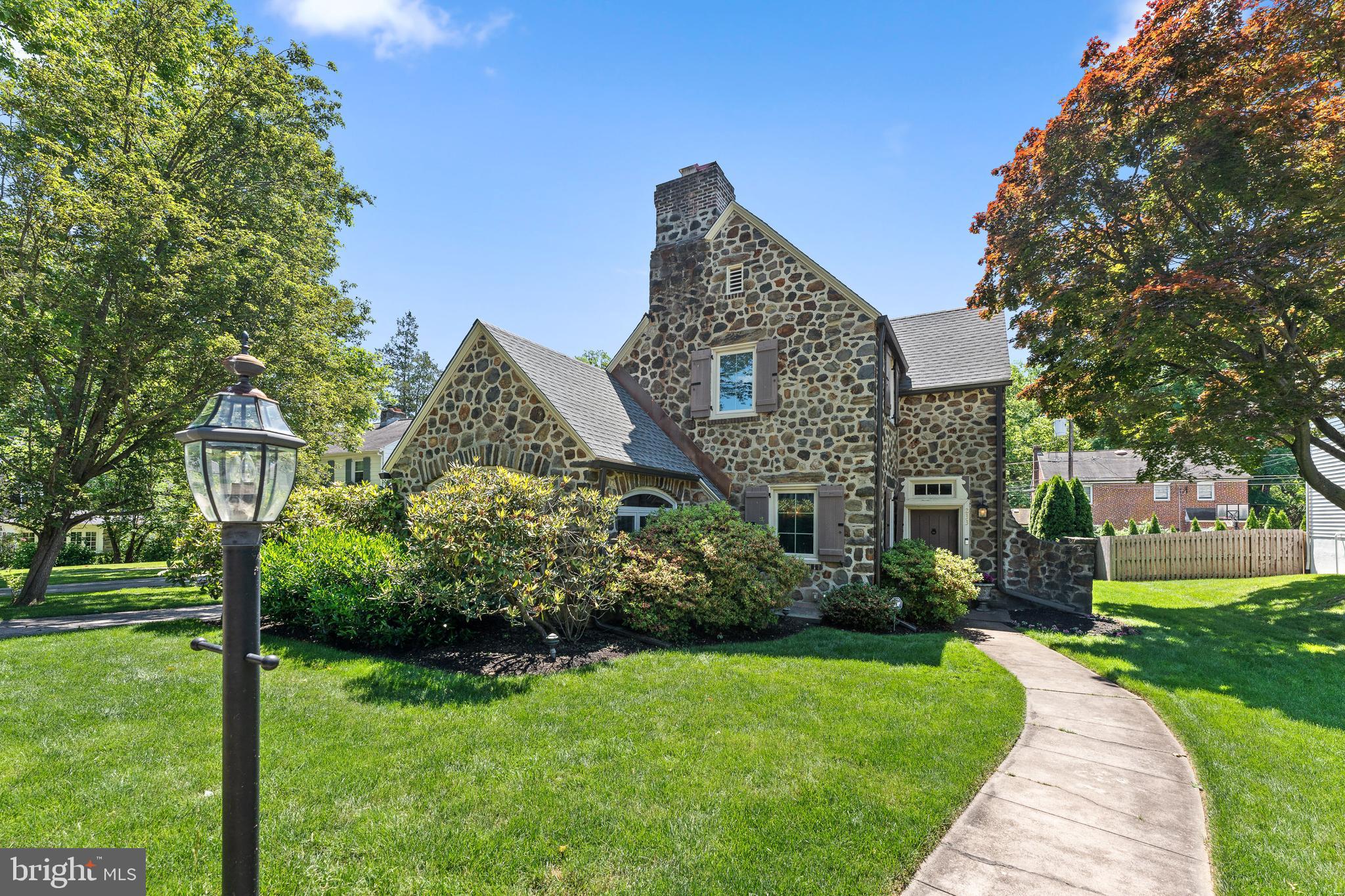 MERION GOLF MANOR - Residential