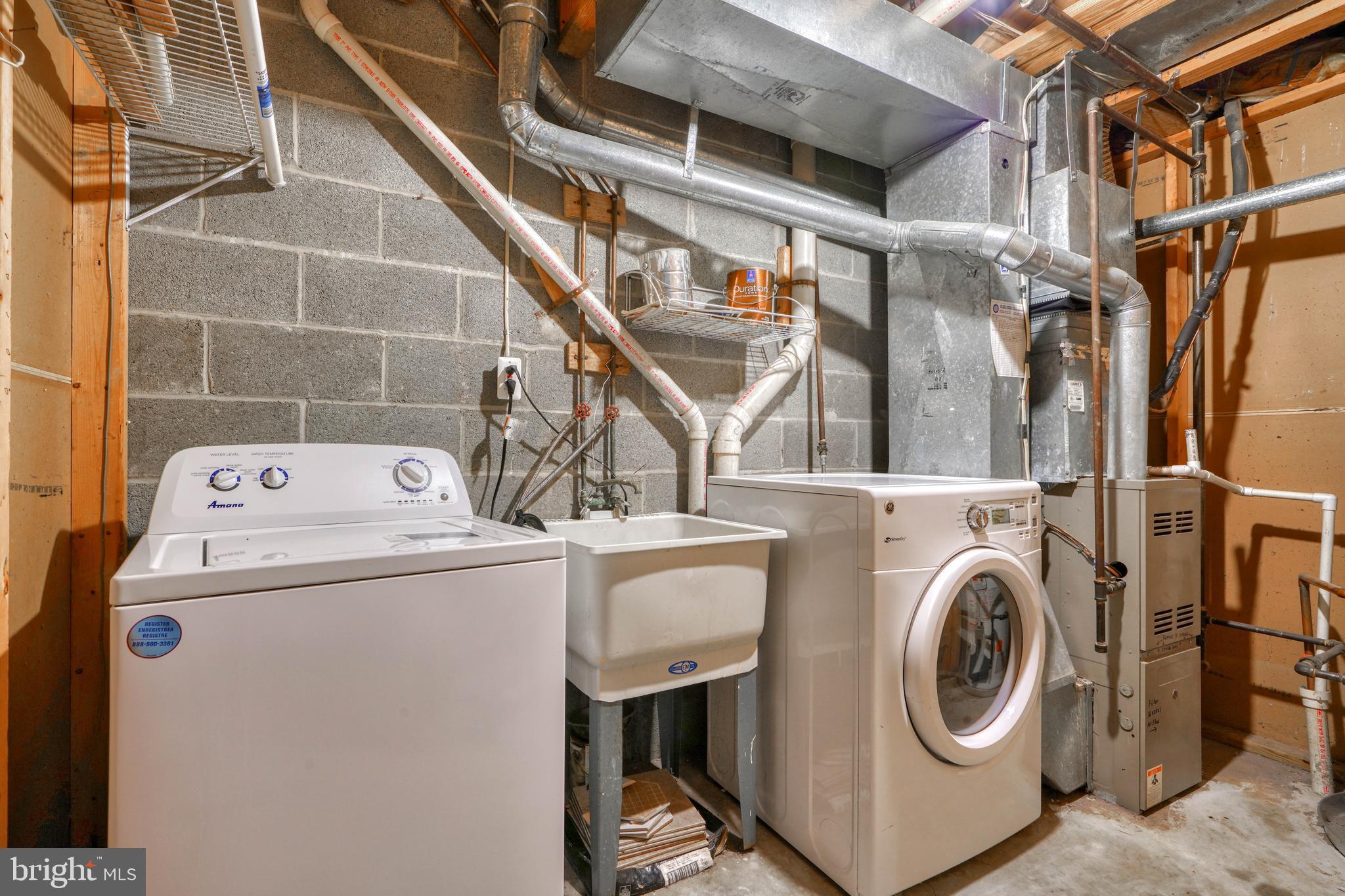 BROOKFALLS - Residential Lease