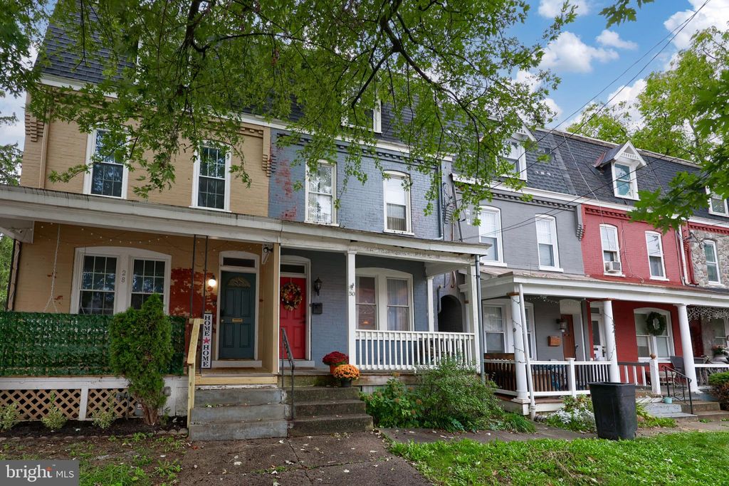 Photo of 30 Marshall St, LANCASTER, PA 17602 (MLS # PALA2058480)