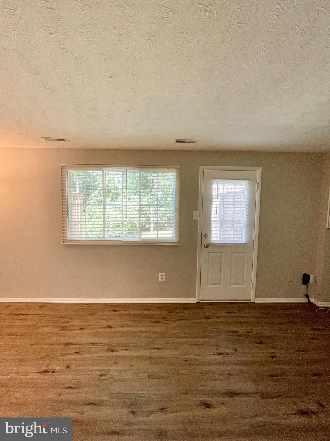 RESTON - Residential Lease