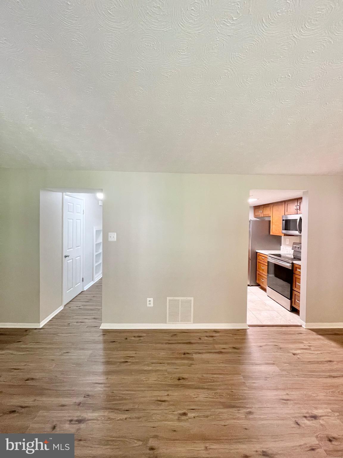 RESTON - Residential Lease