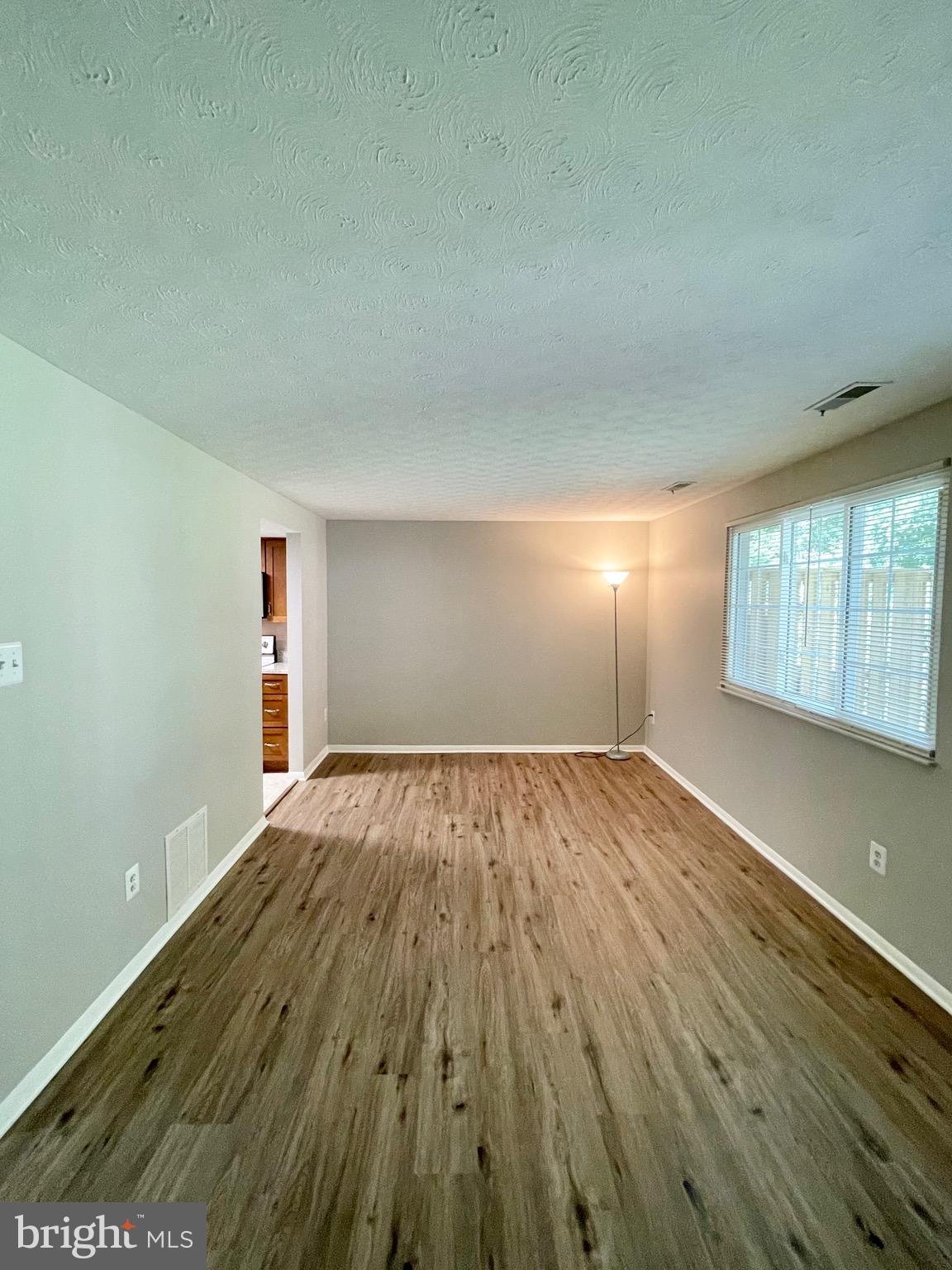 RESTON - Residential Lease