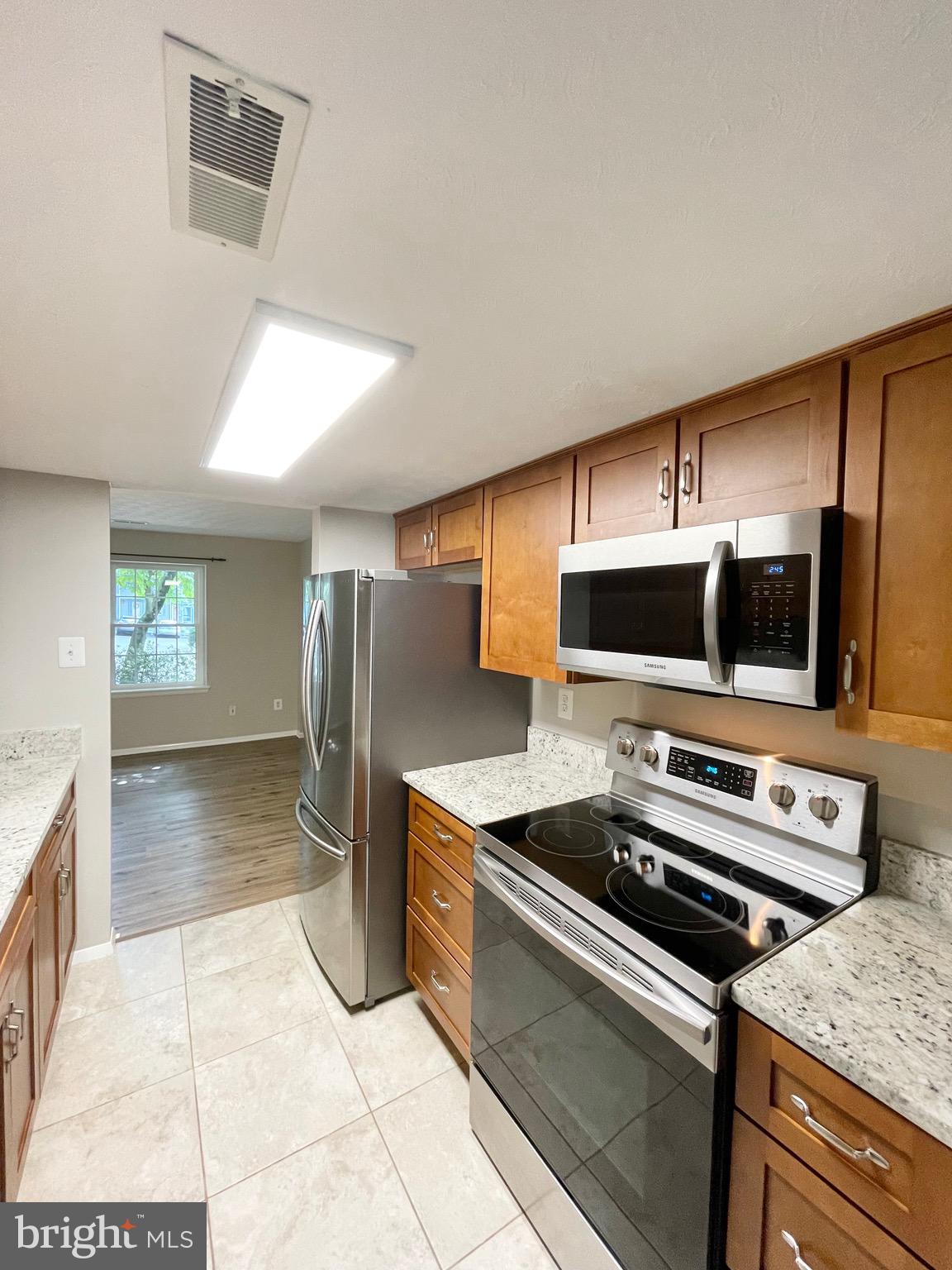 RESTON - Residential Lease
