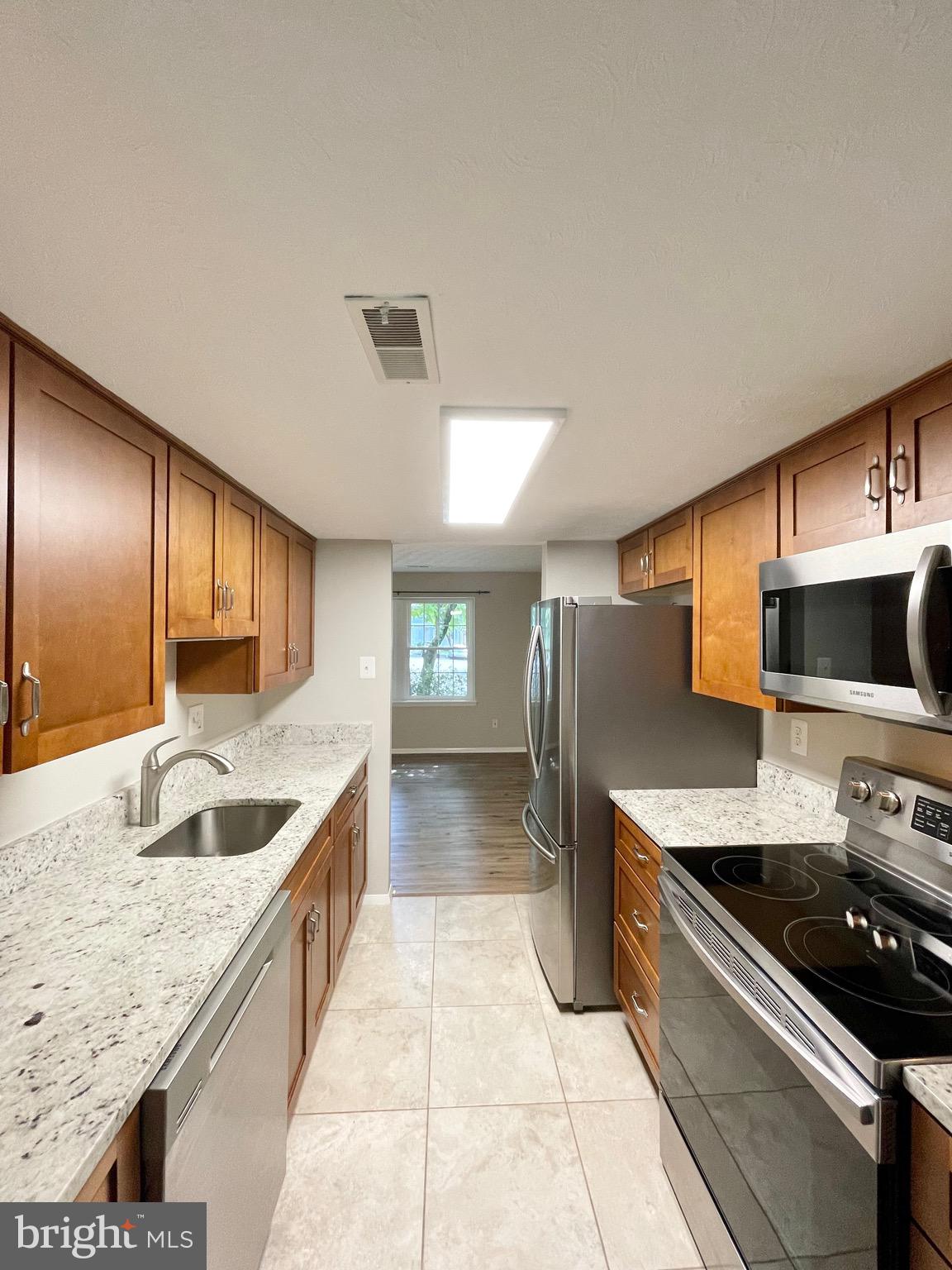 RESTON - Residential Lease