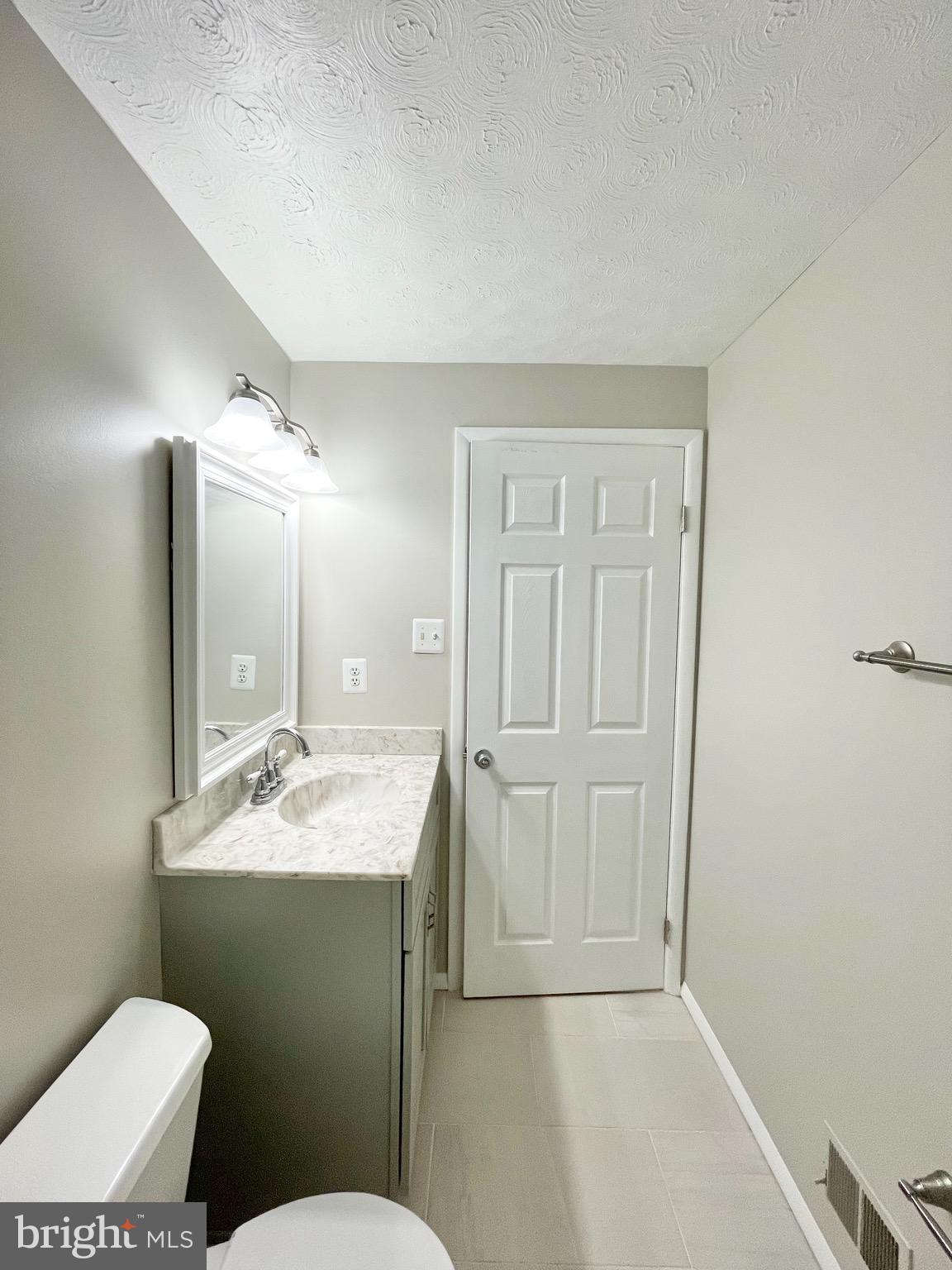 RESTON - Residential Lease