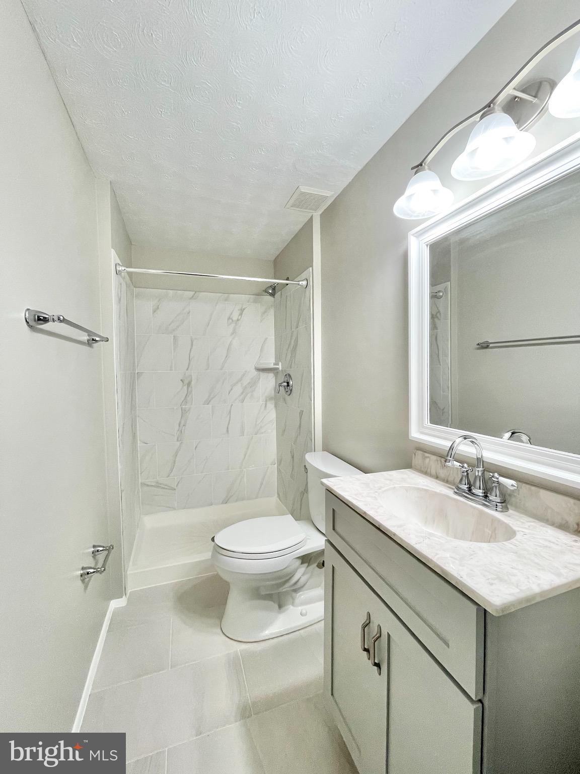 RESTON - Residential Lease