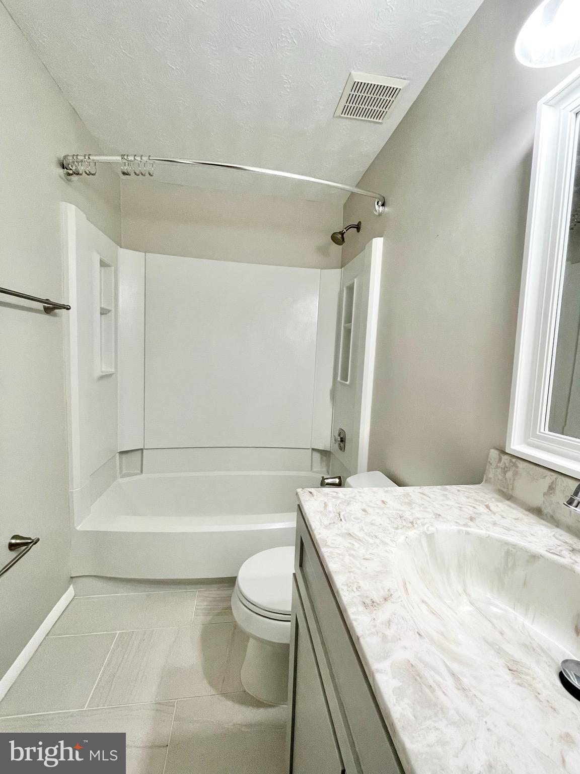 RESTON - Residential Lease