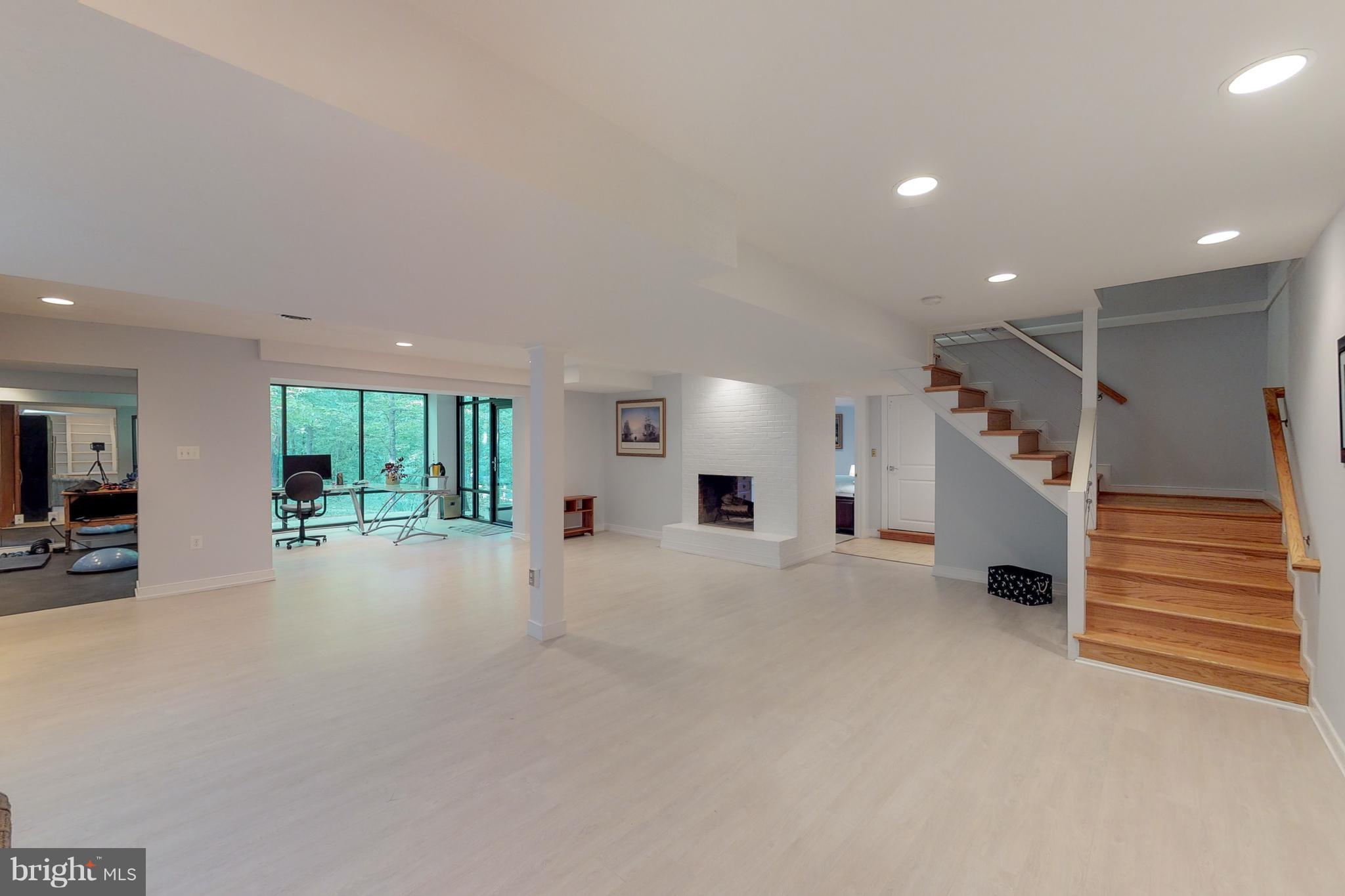 WOODLAND ACRES - Residential