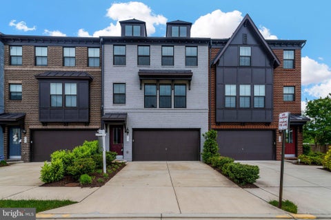 Townhouse For Sale - 8102 Zoe Place<br/> ALEXANDRIA, VA 22306