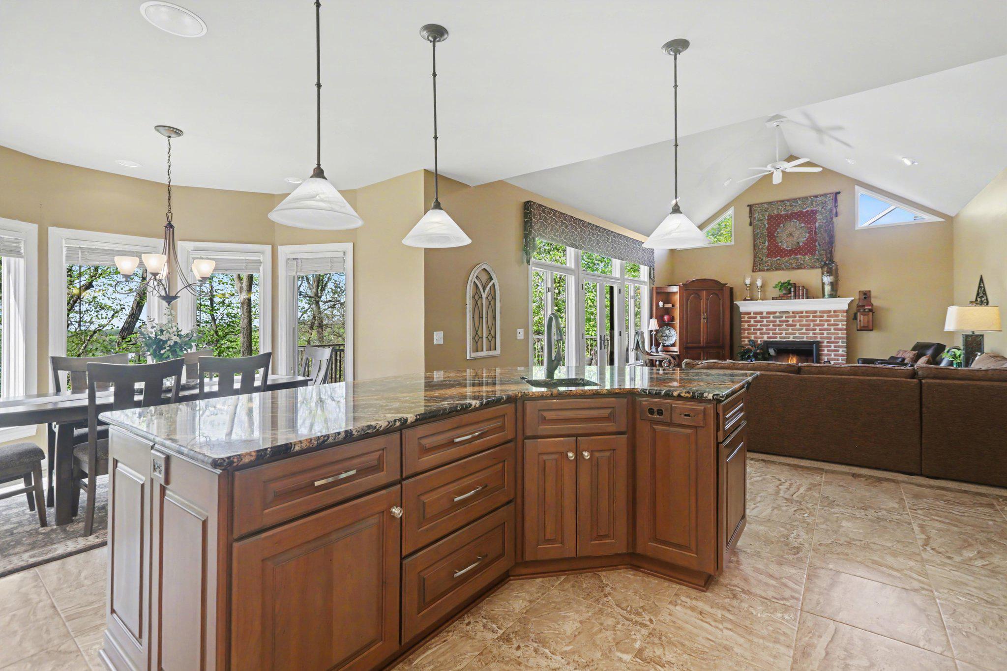 FLORIBUNDA - Residential