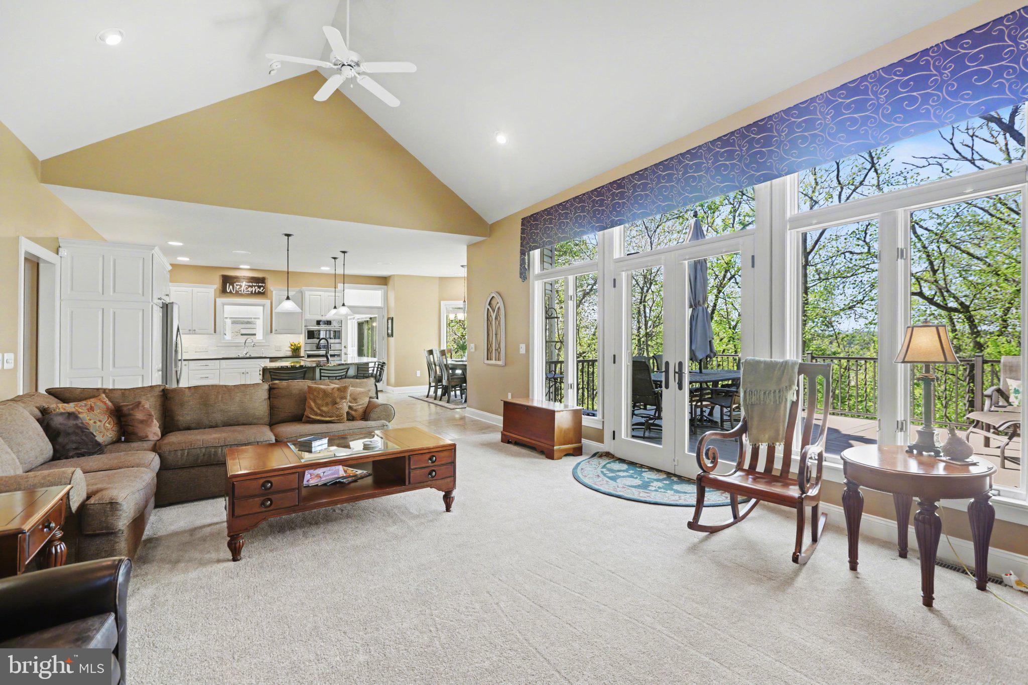 FLORIBUNDA - Residential