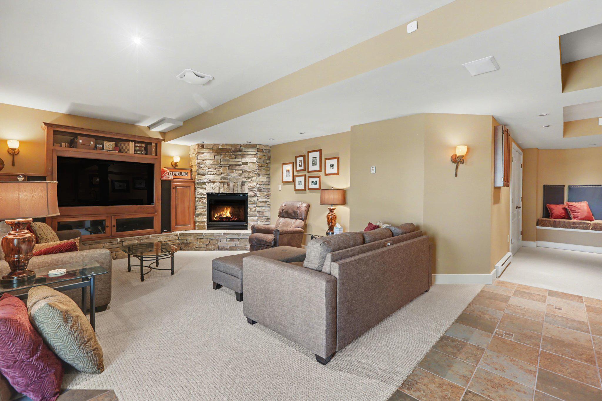 FLORIBUNDA - Residential