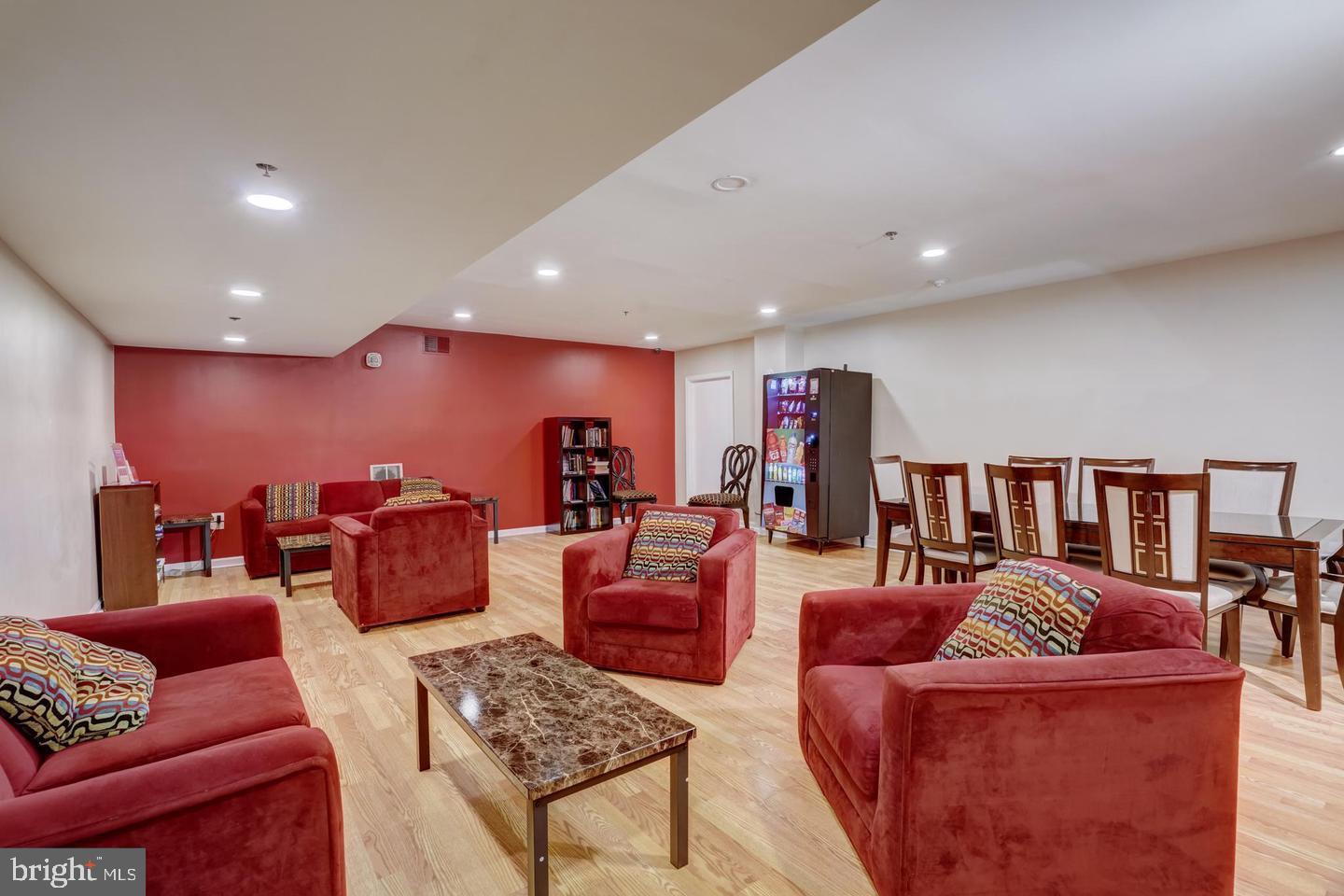 WASHINGTON SQ WEST - Residential