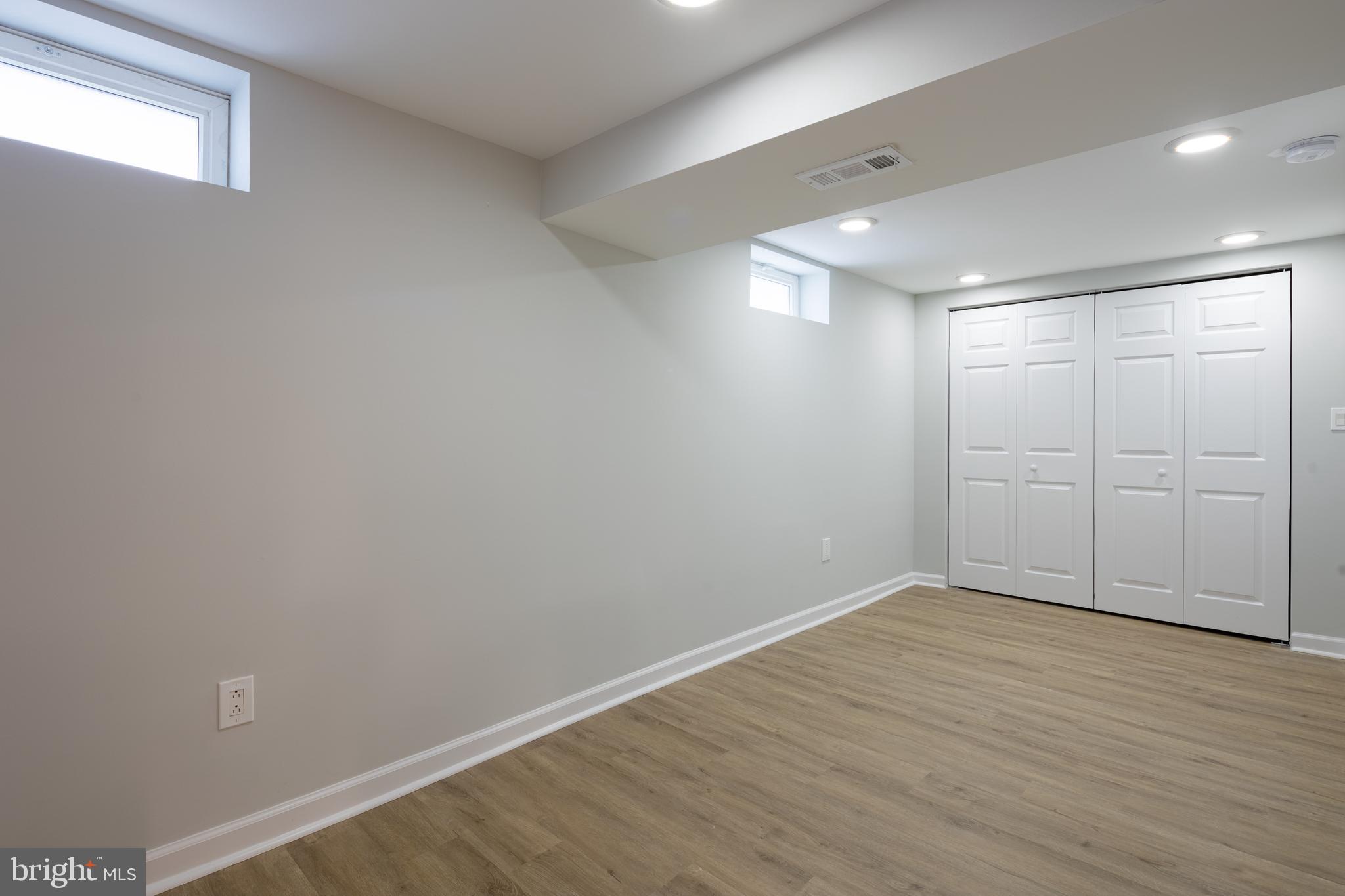 WINDSOR - Residential