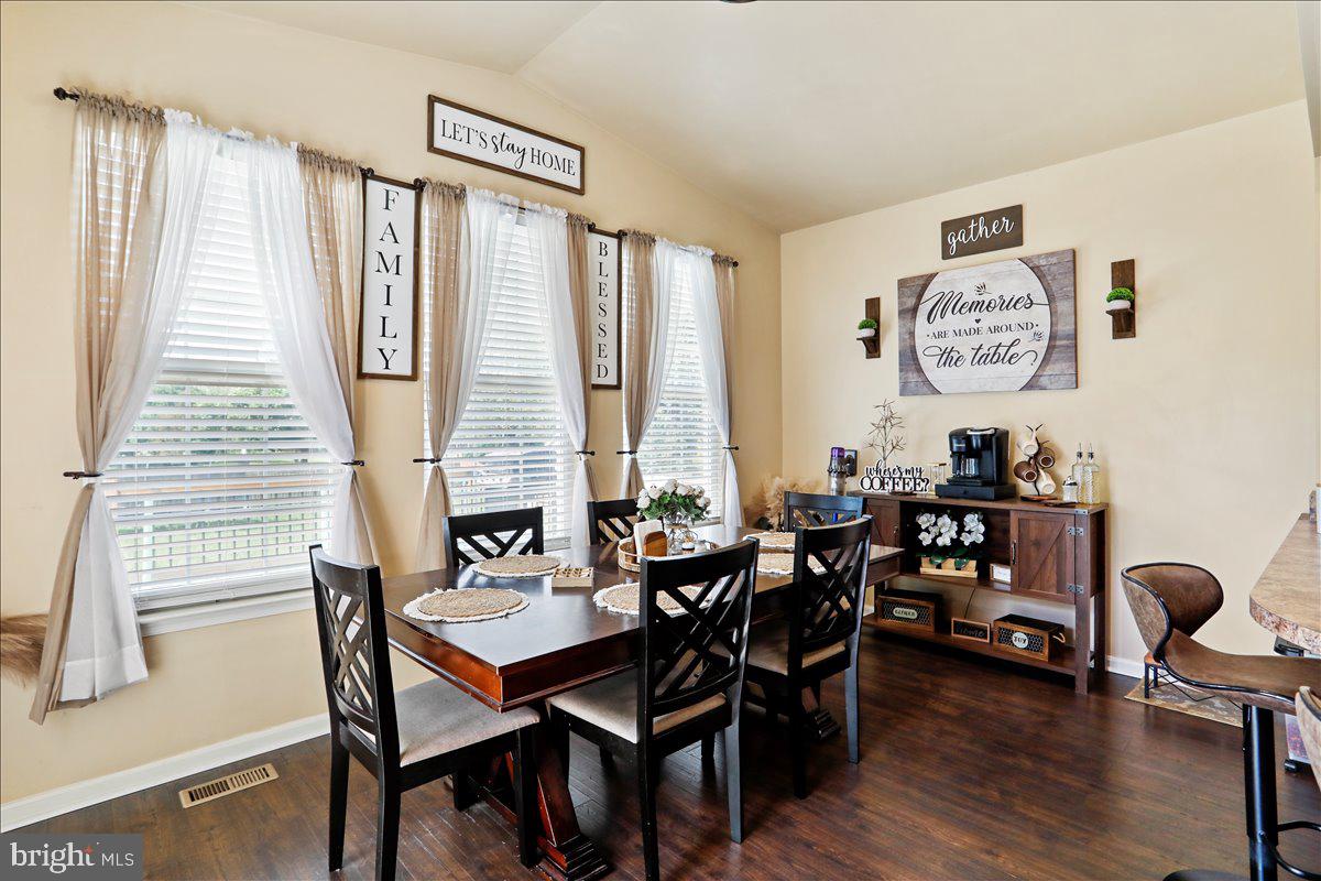 ELMWOOD FARM - Residential