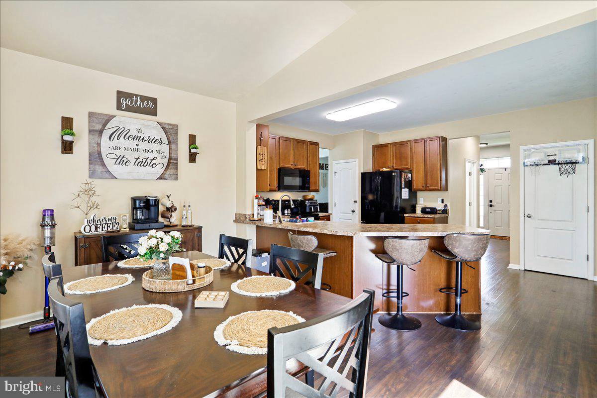 ELMWOOD FARM - Residential