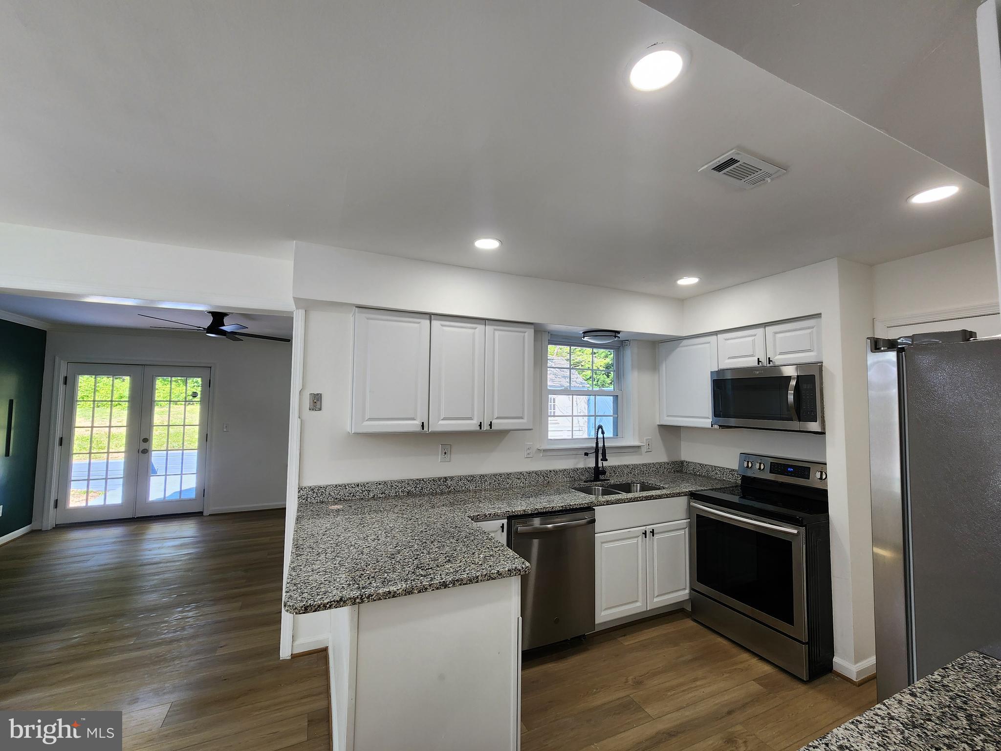 RIVERSIDE - Residential
