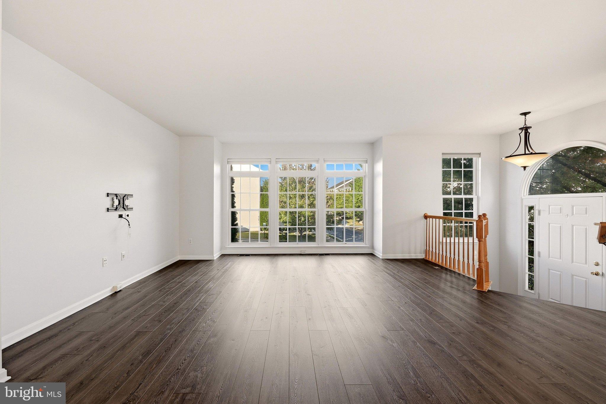 18547 SIERRA SPRINGS SQUARE