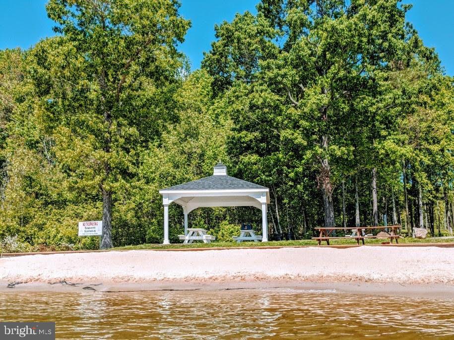 THE WATERS AT LAKE ANNA - Residential