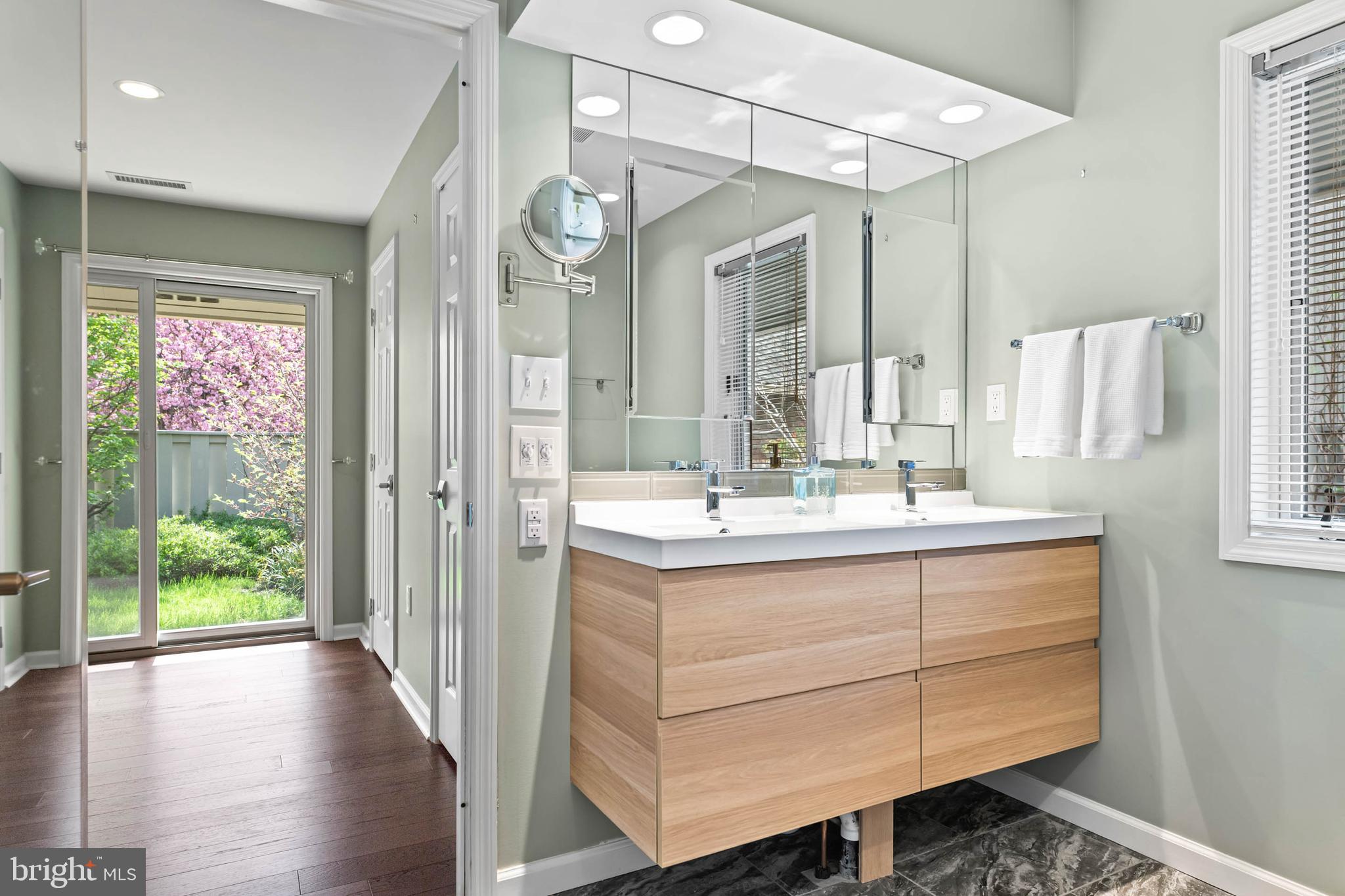 HERMITAGE - Residential