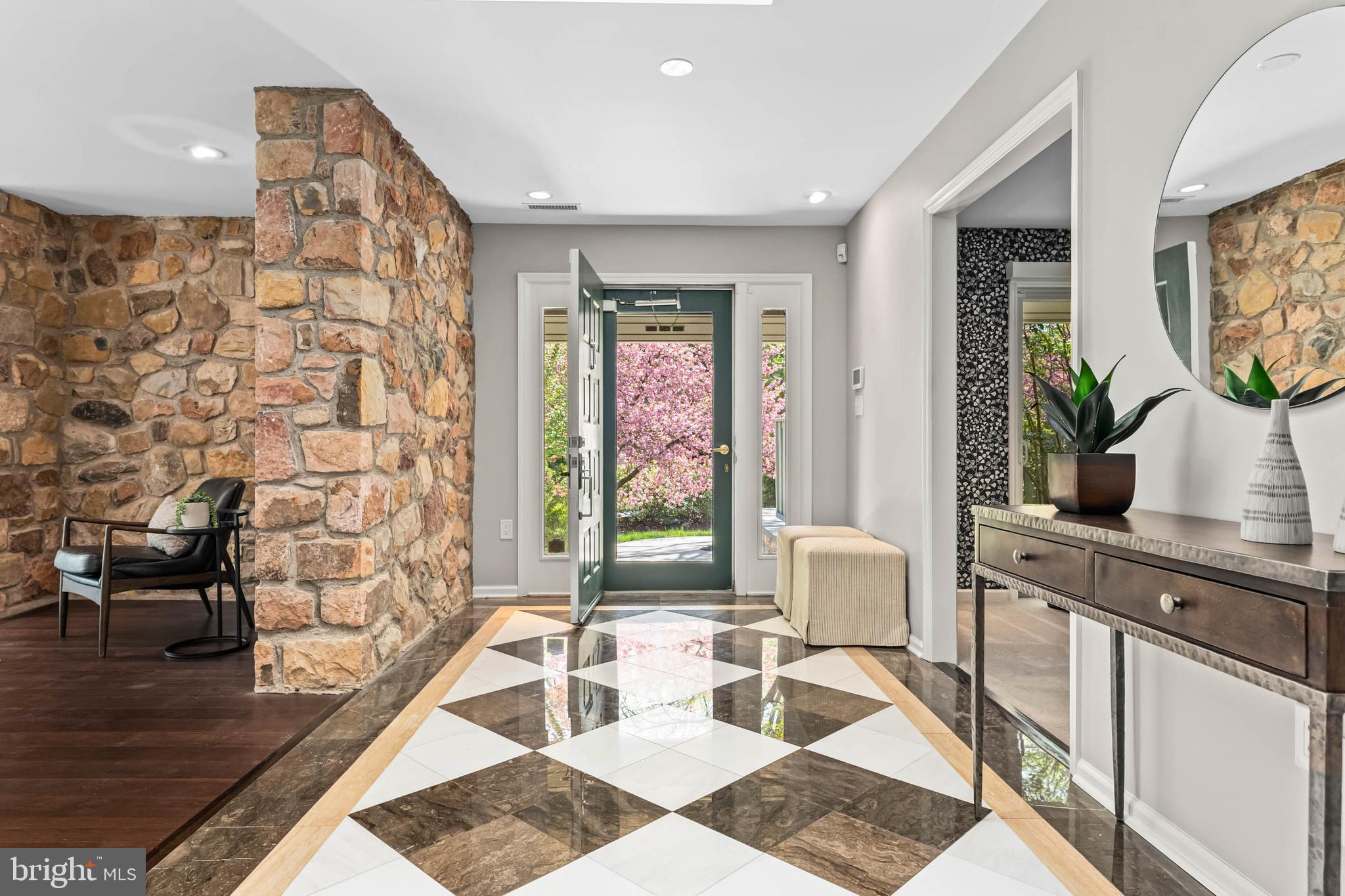 HERMITAGE - Residential