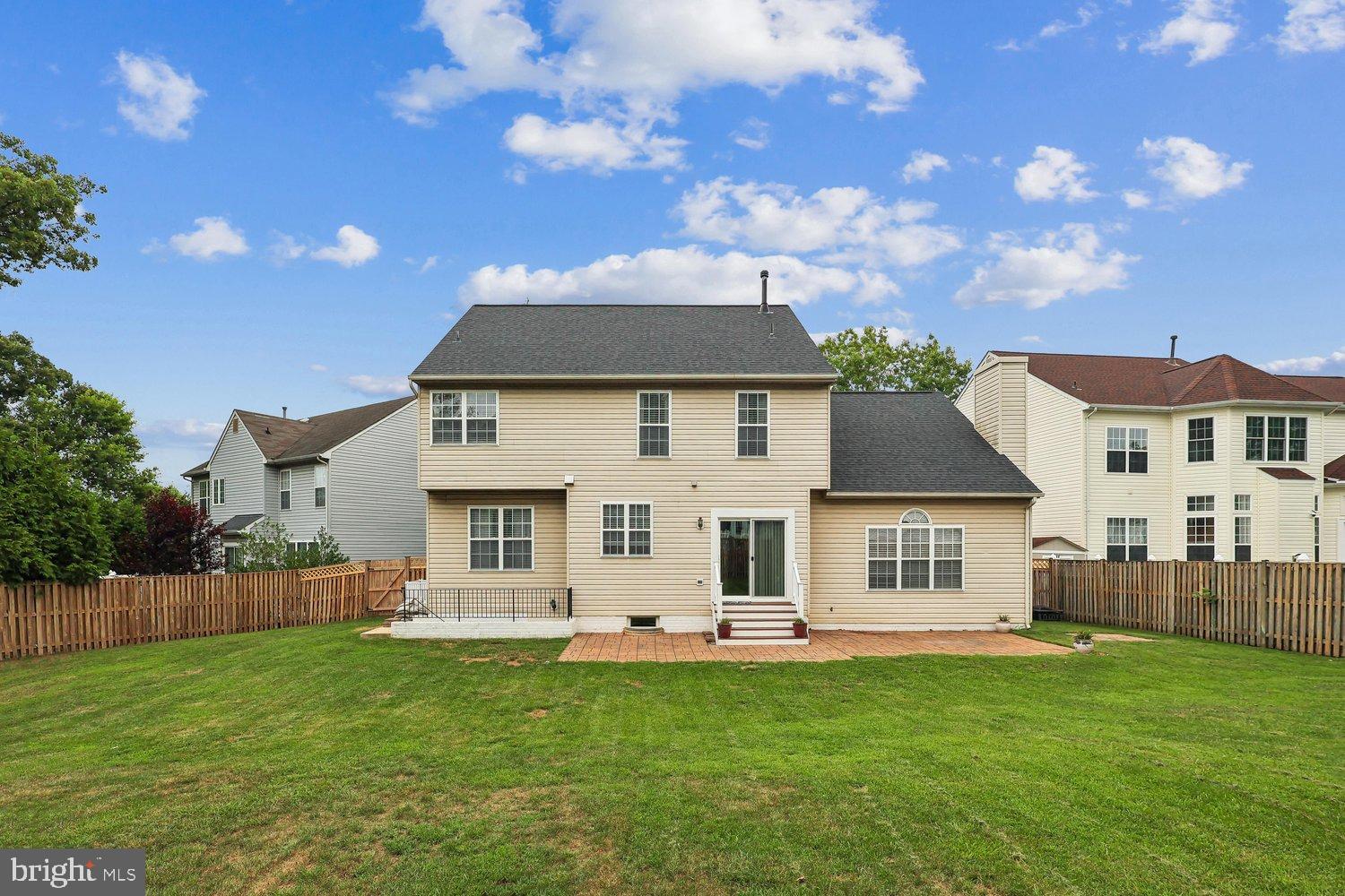6912 SCARLET OAKS DRIVE