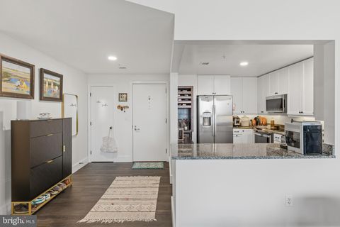 Photo of 717 S Columbus Boulevard #707, PHILADELPHIA, PA 19147 (MLS # PAPH2554034)