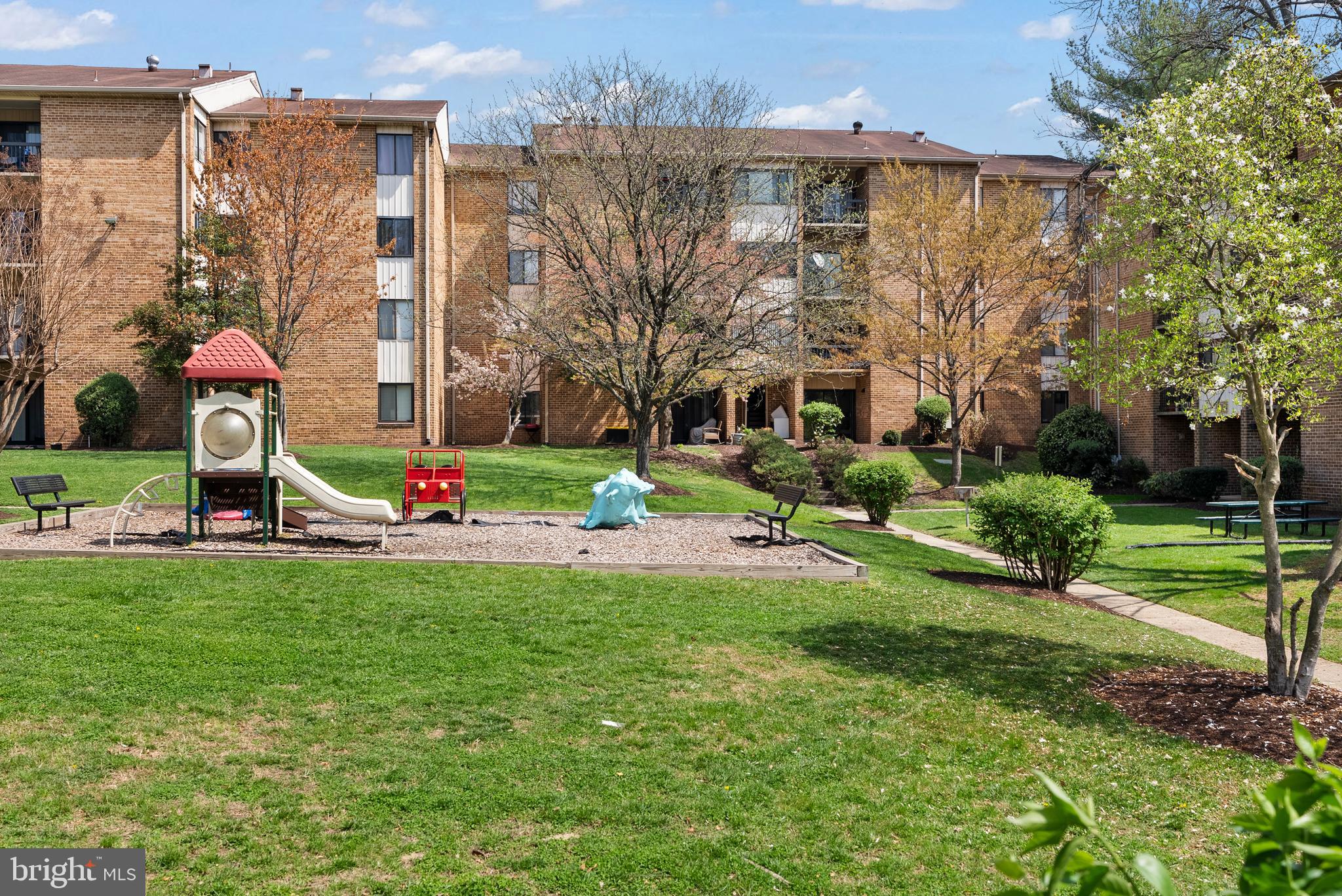 CHERRY GLEN CONDOS - Residential