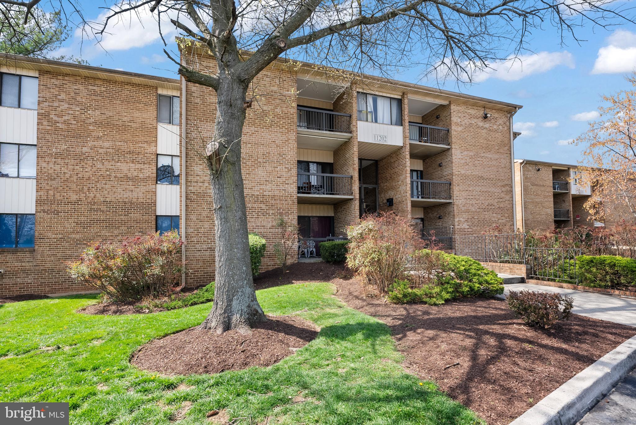 CHERRY GLEN CONDOS - Residential