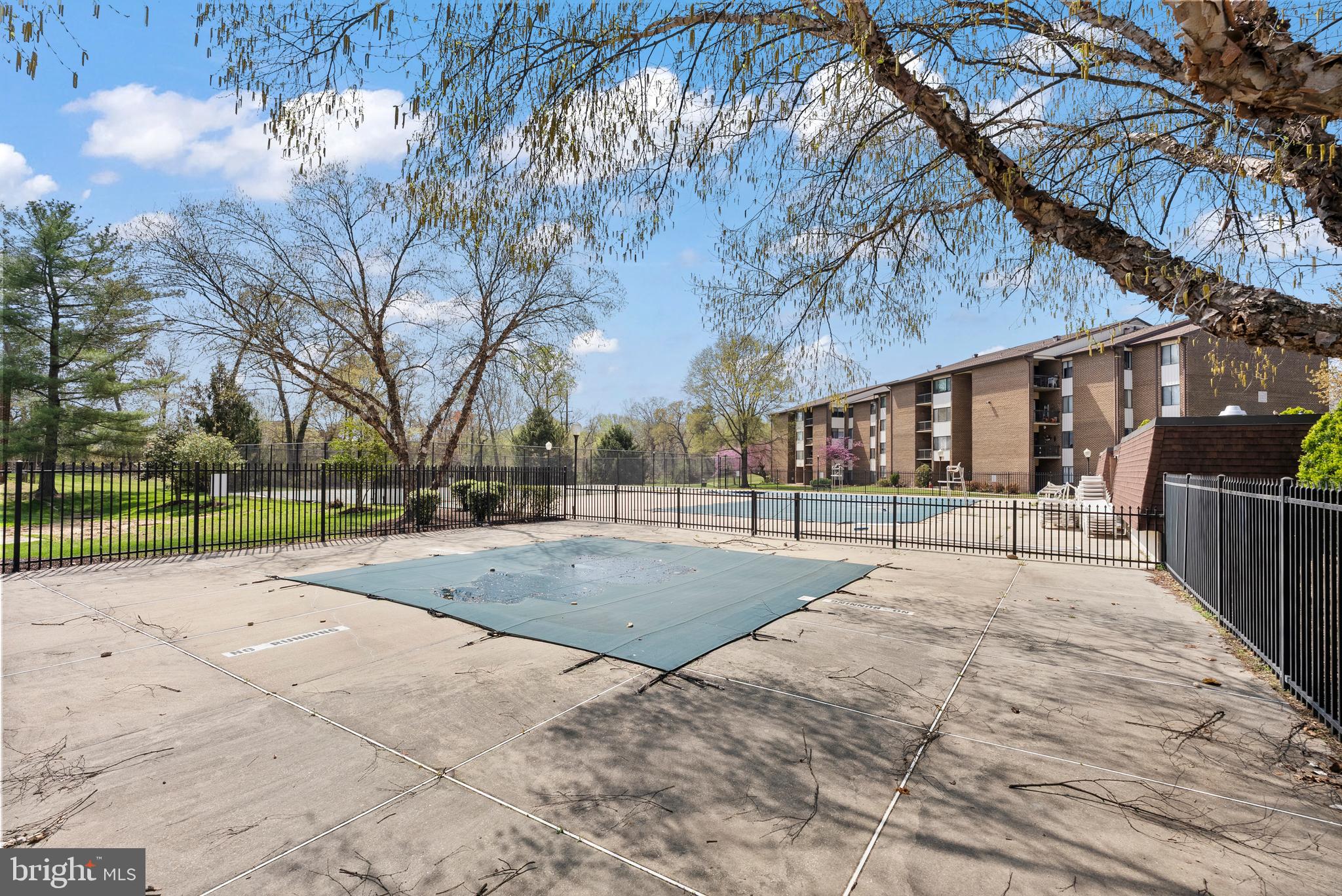 CHERRY GLEN CONDOS - Residential