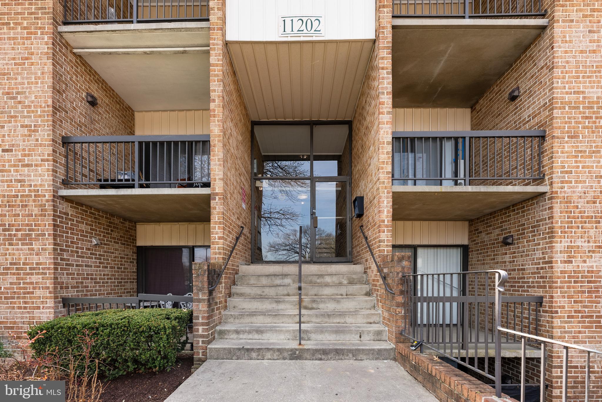 CHERRY GLEN CONDOS - Residential