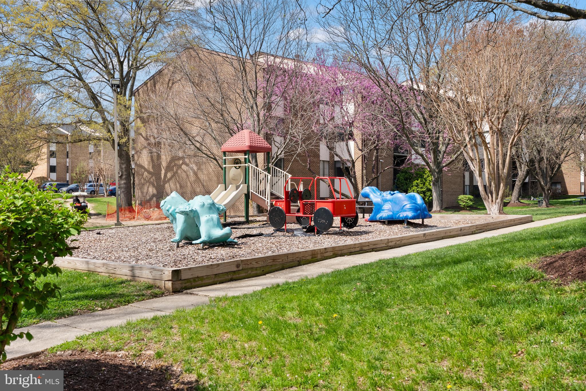 CHERRY GLEN CONDOS - Residential