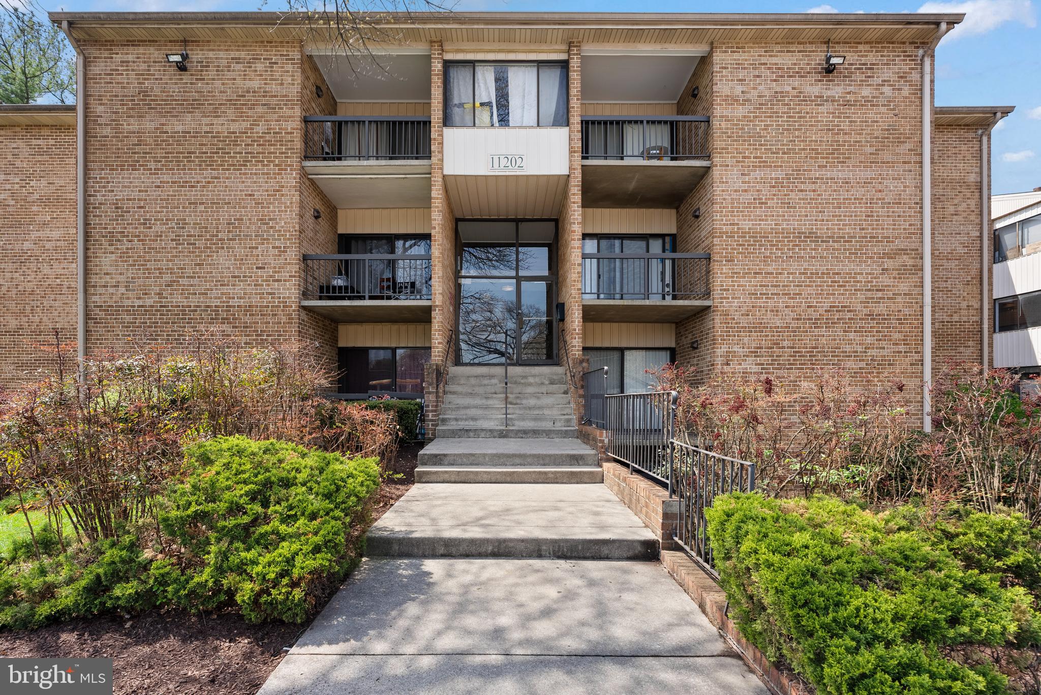 CHERRY GLEN CONDOS - Residential