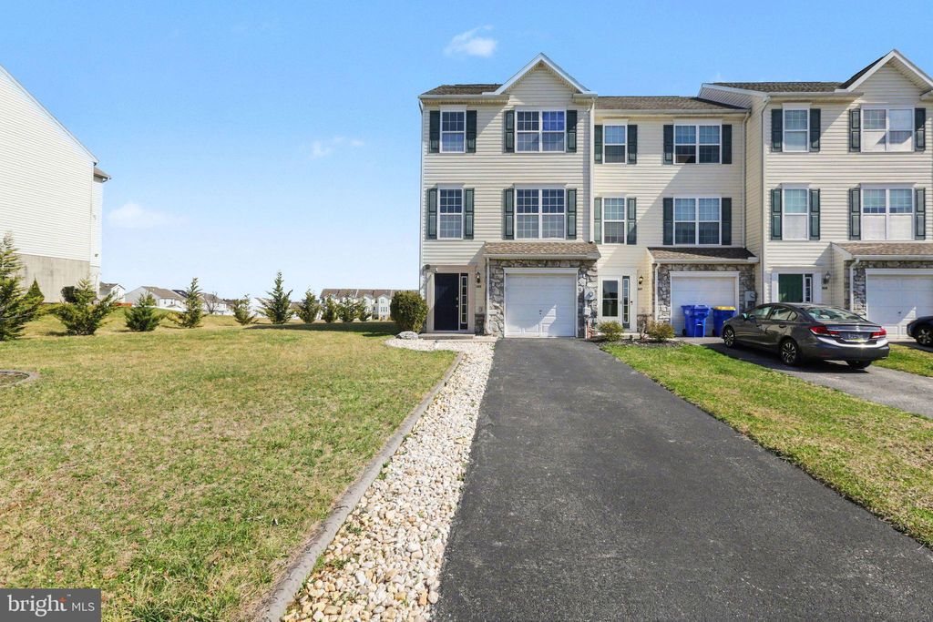 Photo of 335 Cape Climb Drive, YORK, PA 17408 (MLS # PAYK2099734)