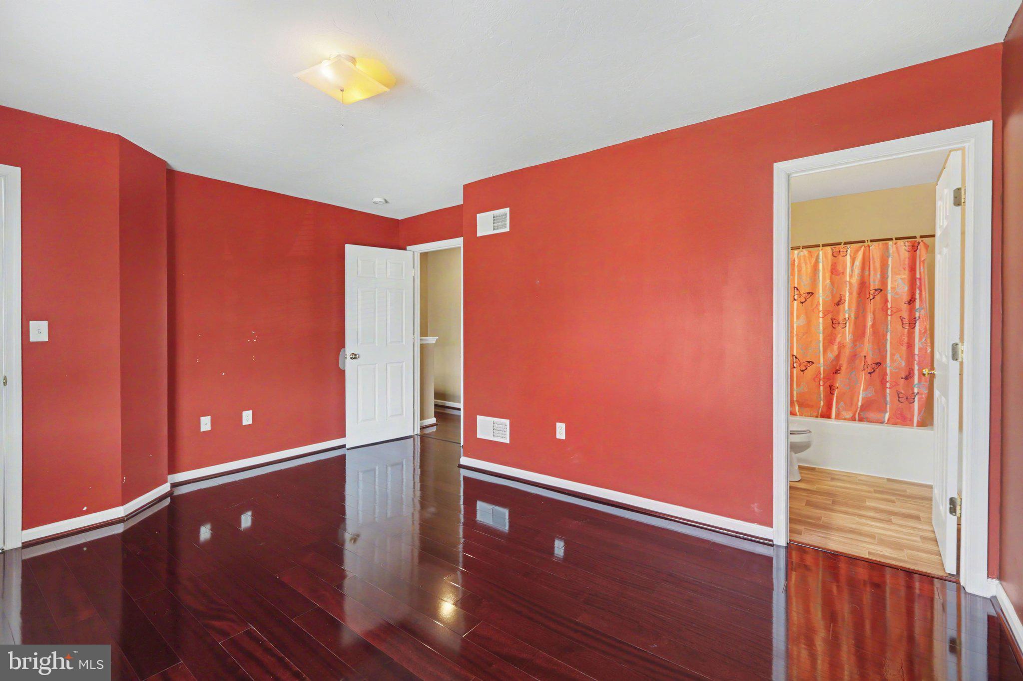 JACKSON HEIGHTS - Residential