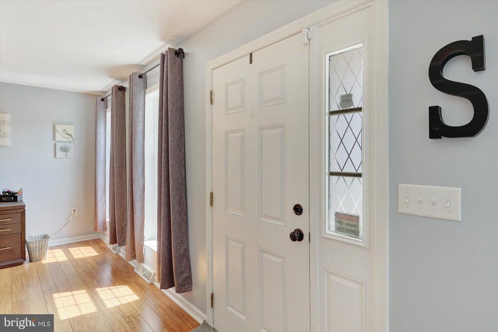 Photo of 85 Thomas Drive, YORK, PA 17404 (MLS # PAYK2091010)