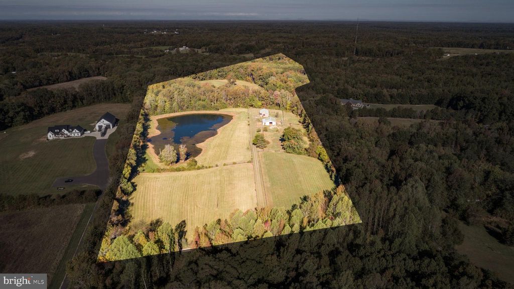 Photo of 271 Poplar Road, FREDERICKSBURG, VA 22406 (MLS # VAST2043632)