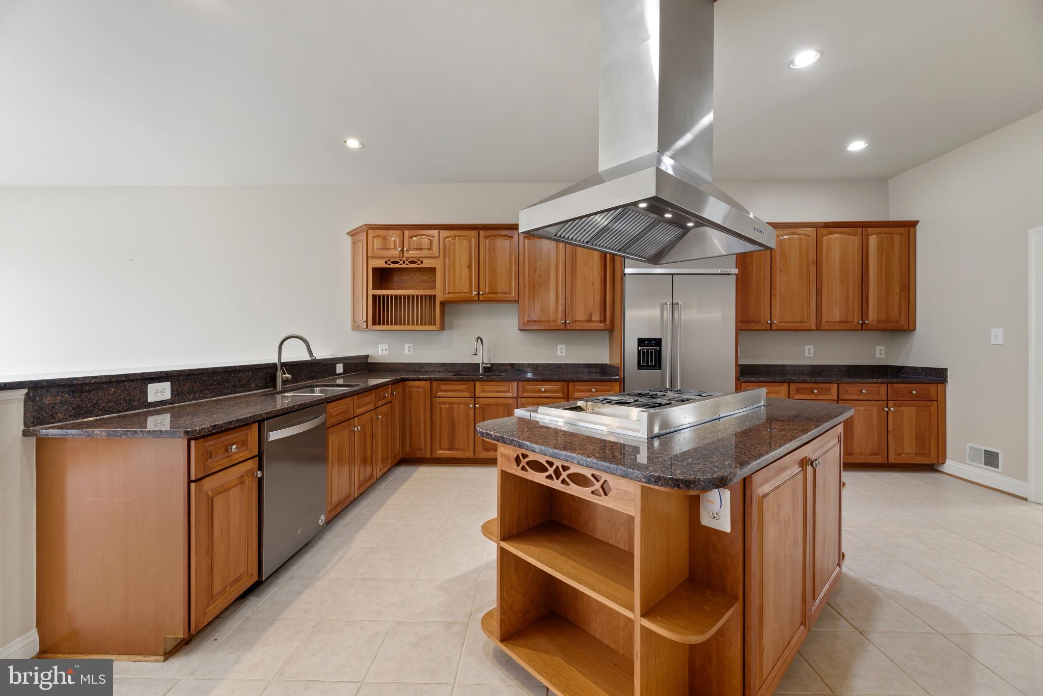 HAMPSHIRE GREENS - Residential