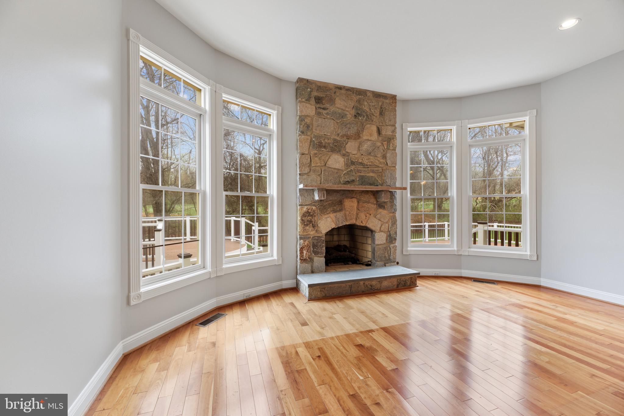 HAMPSHIRE GREENS - Residential