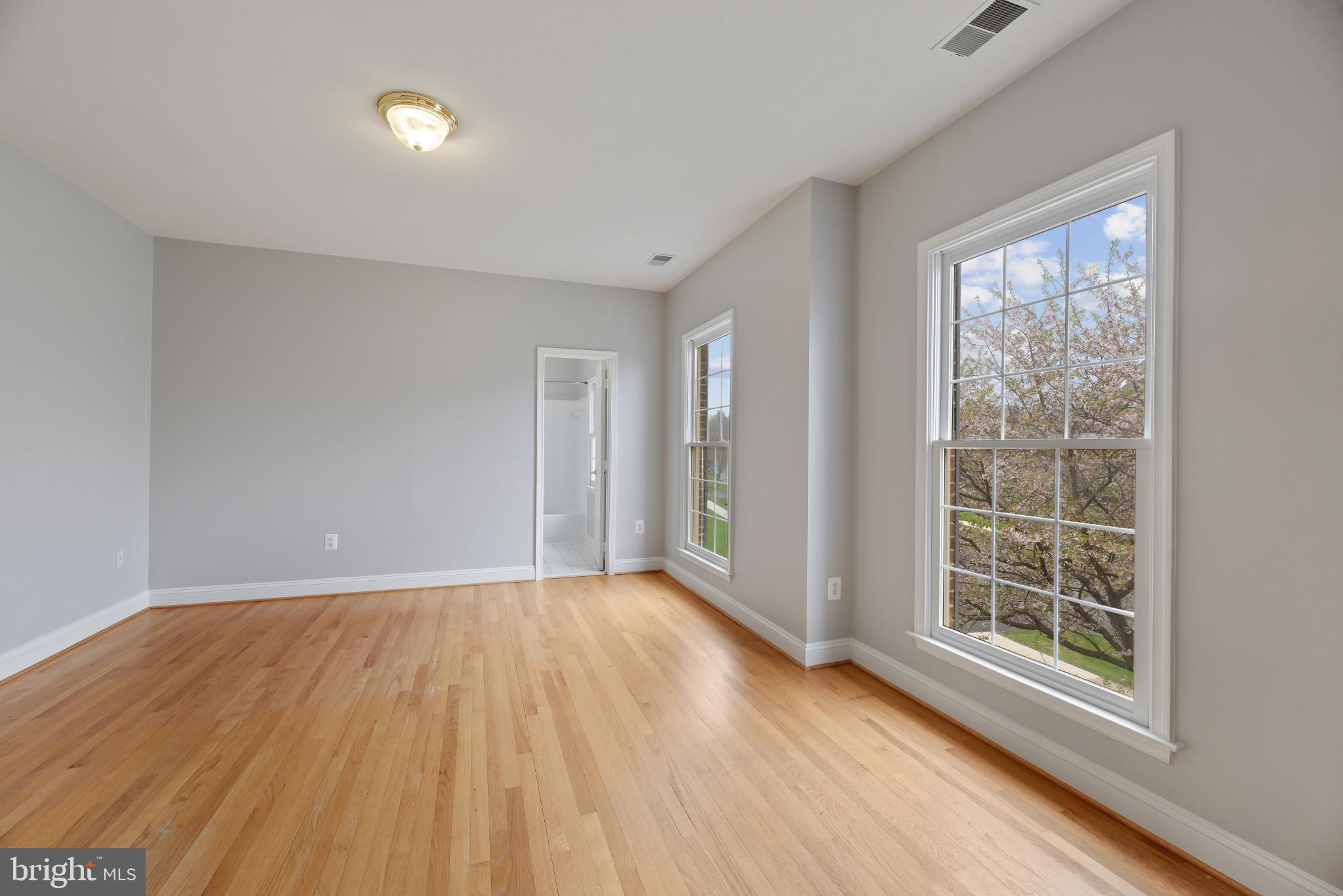 HAMPSHIRE GREENS - Residential