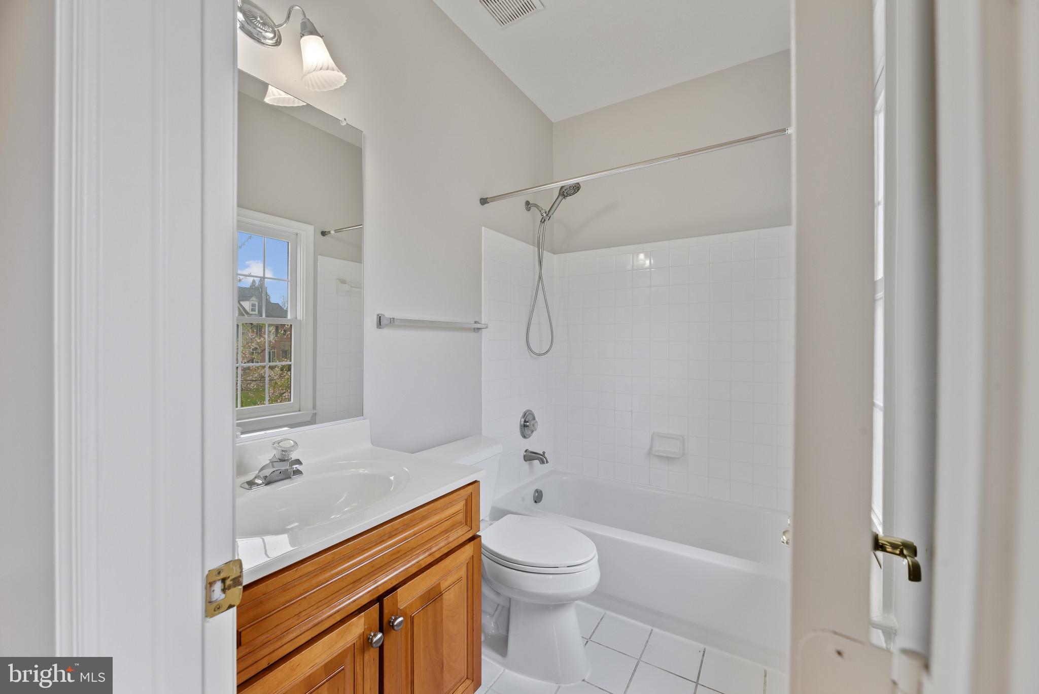 HAMPSHIRE GREENS - Residential