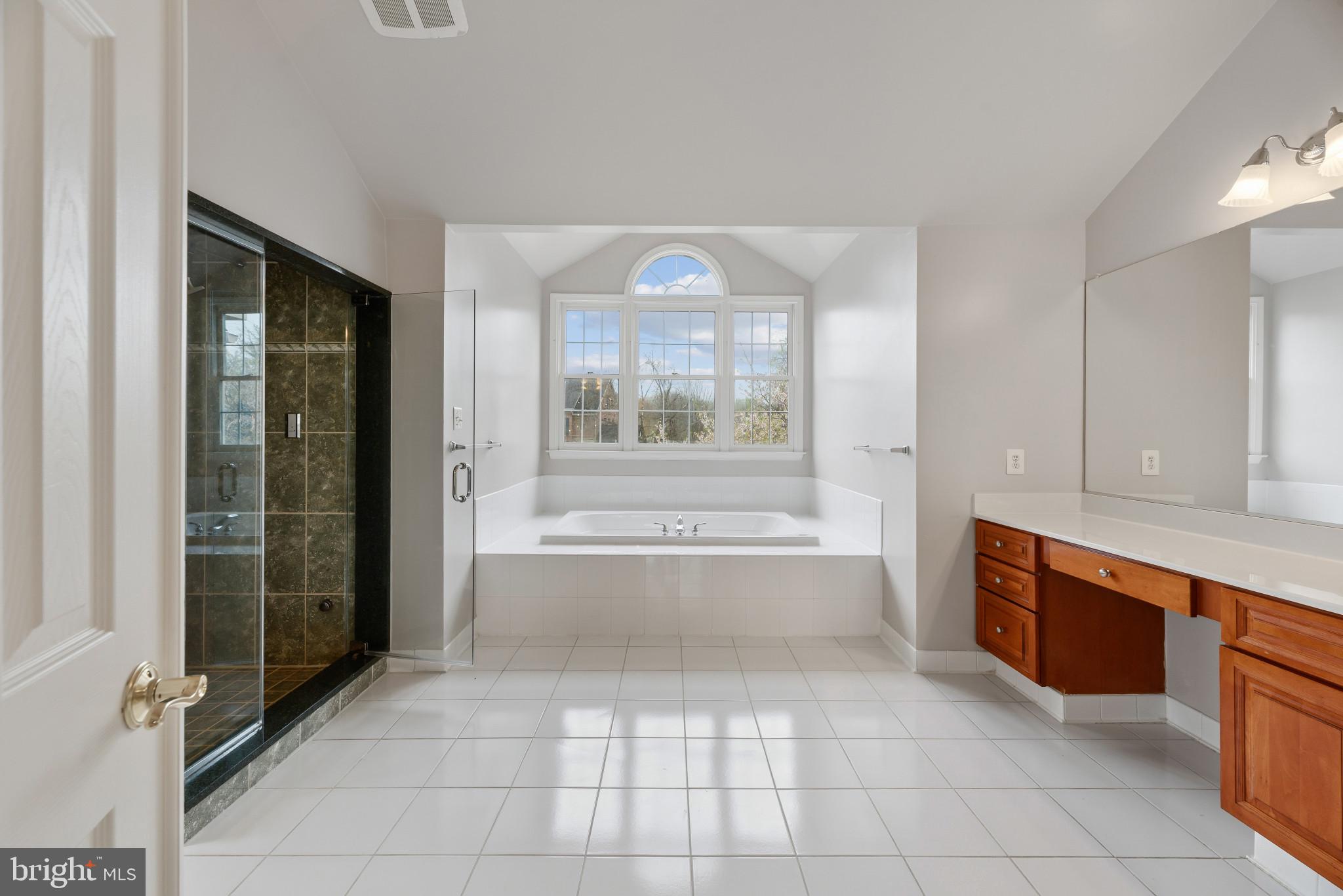 HAMPSHIRE GREENS - Residential