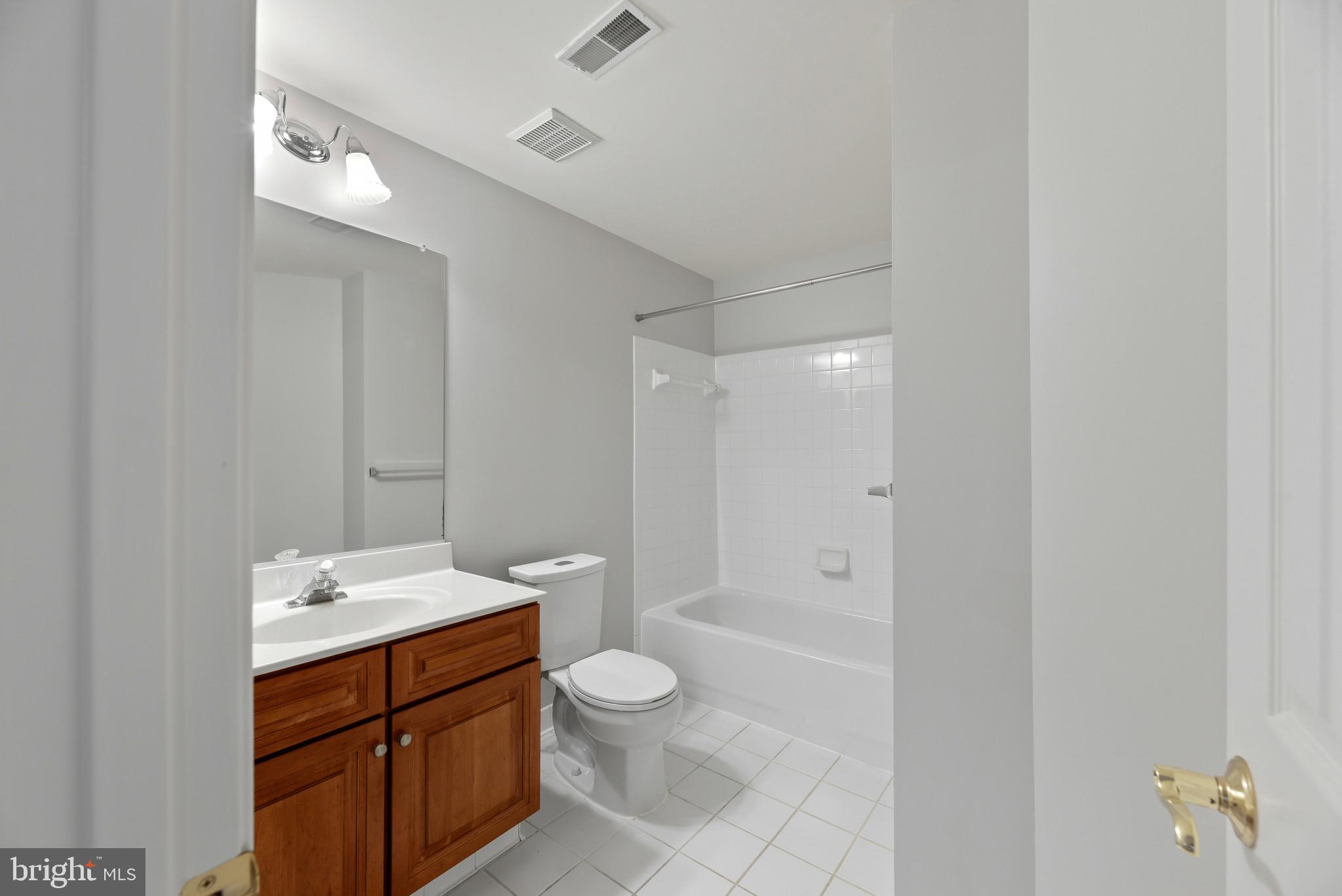 HAMPSHIRE GREENS - Residential