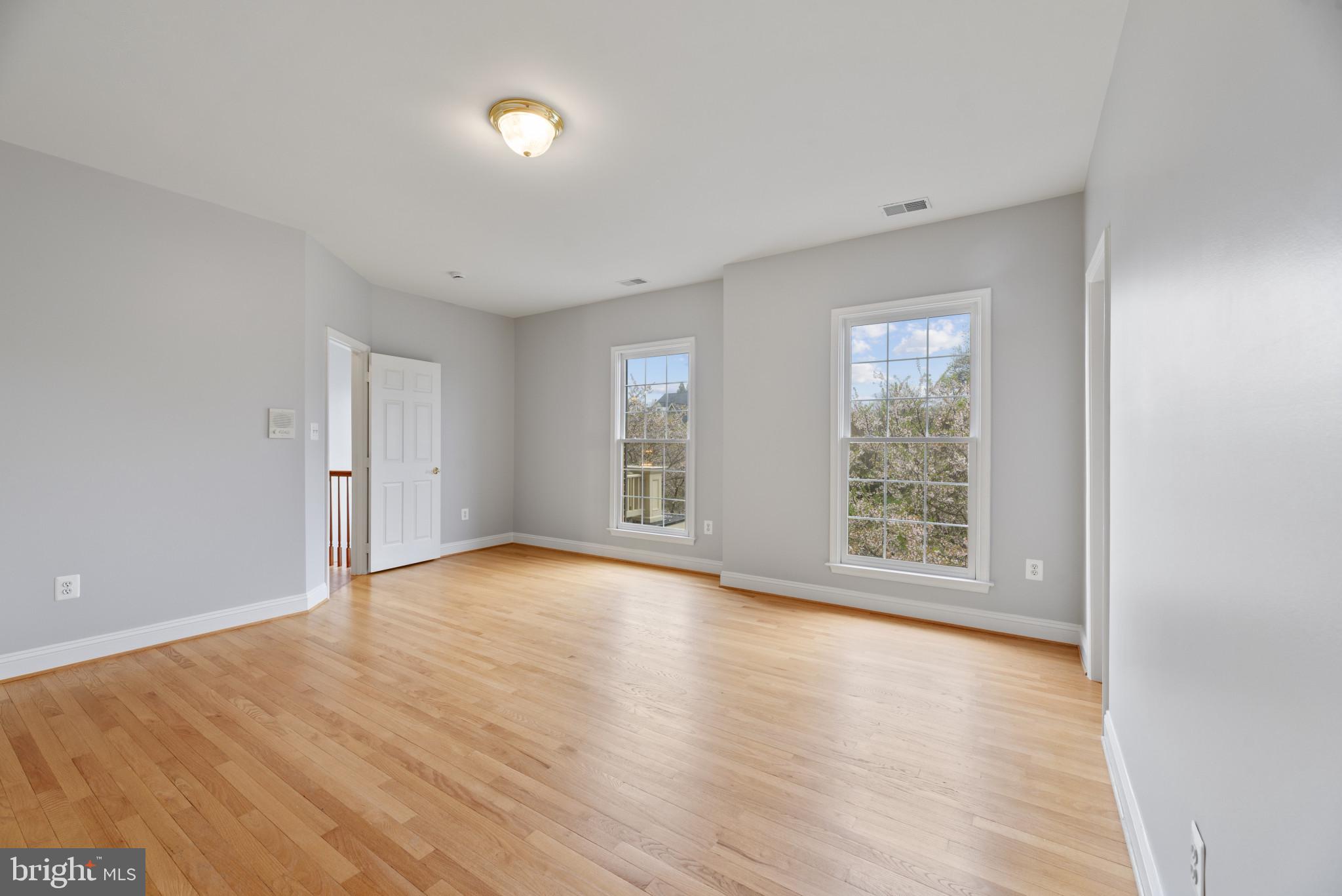 HAMPSHIRE GREENS - Residential