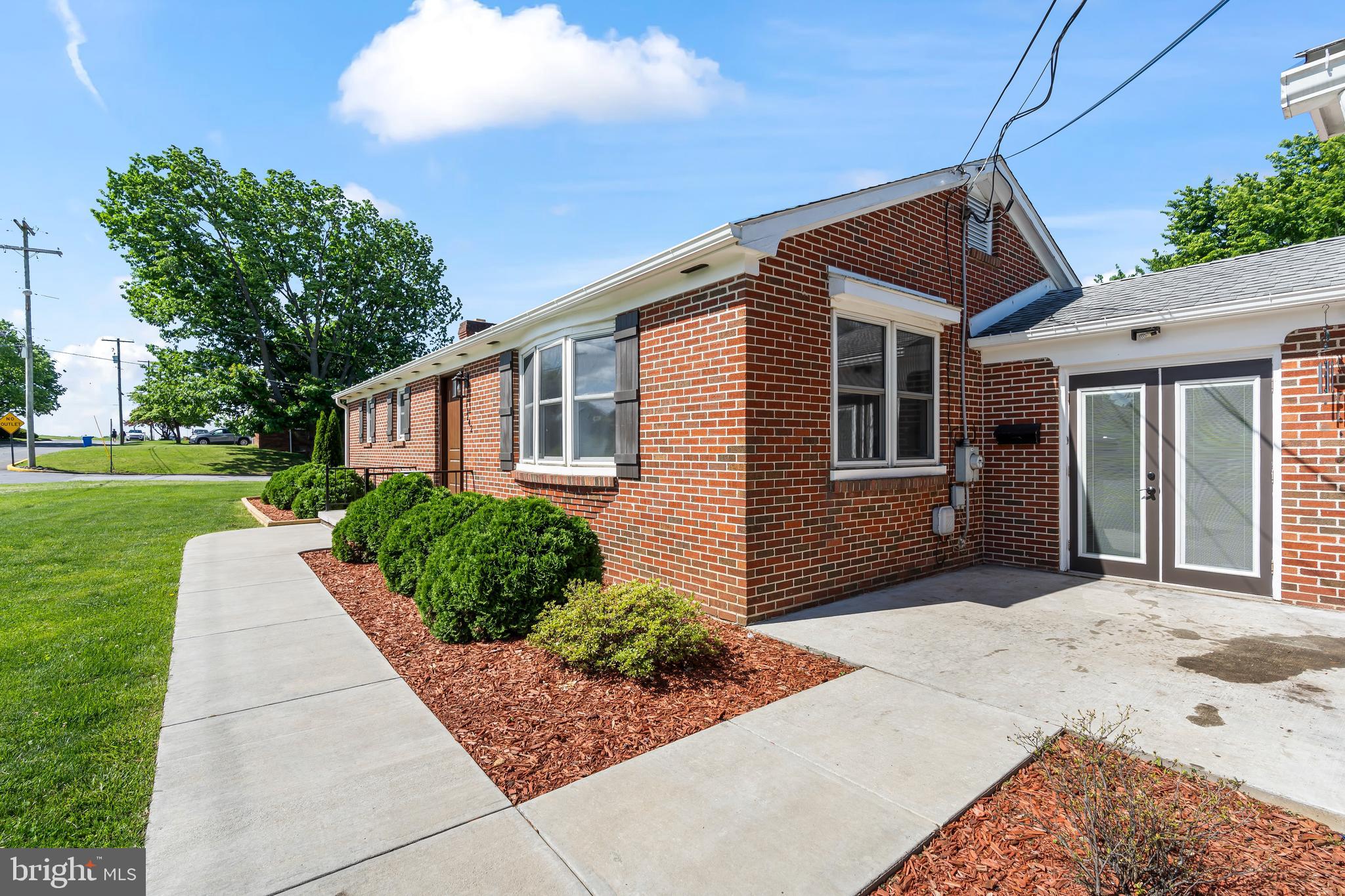 242 LINDEN AVENUE